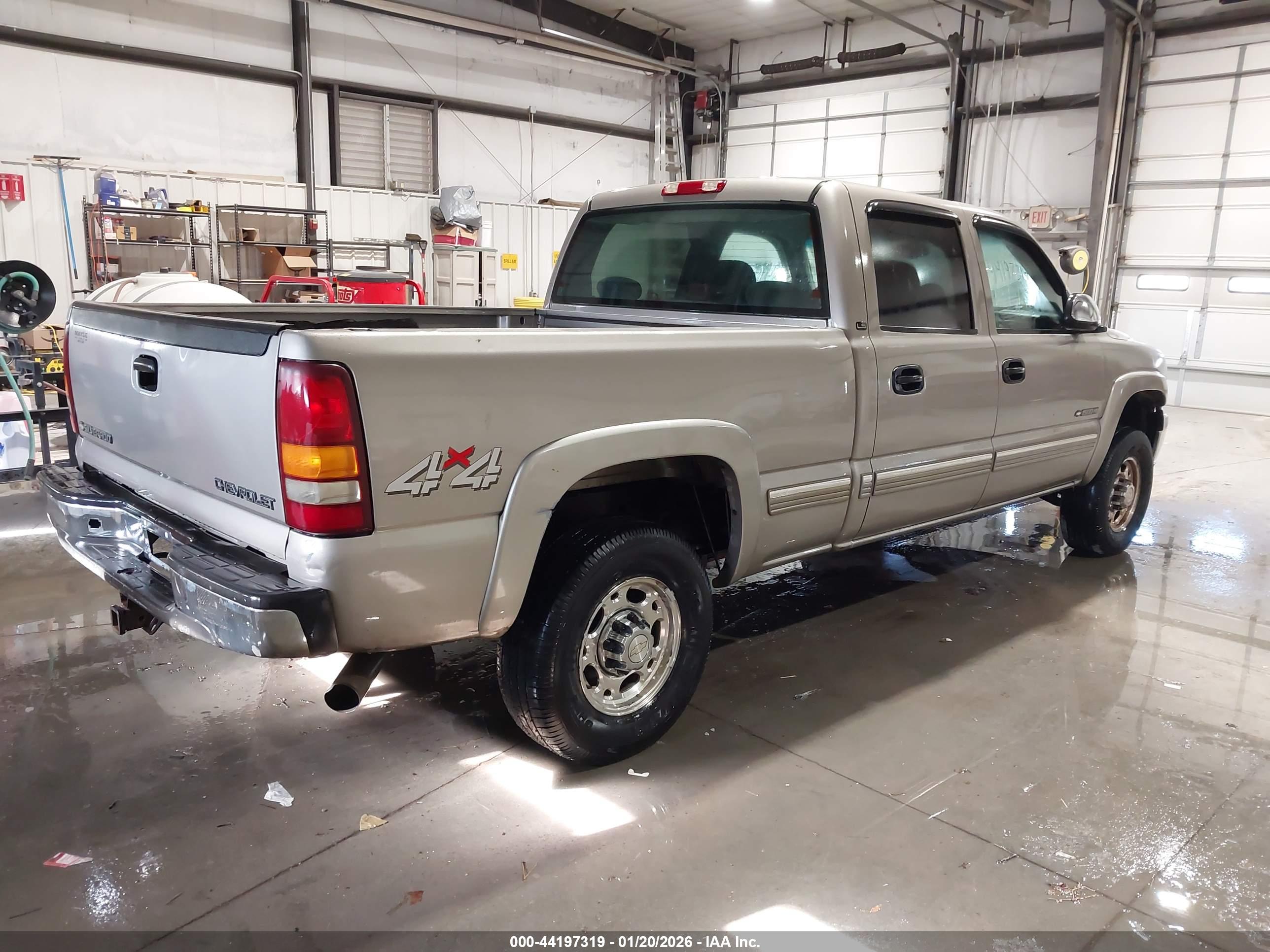 CHEVROLET SILVERADO image 4