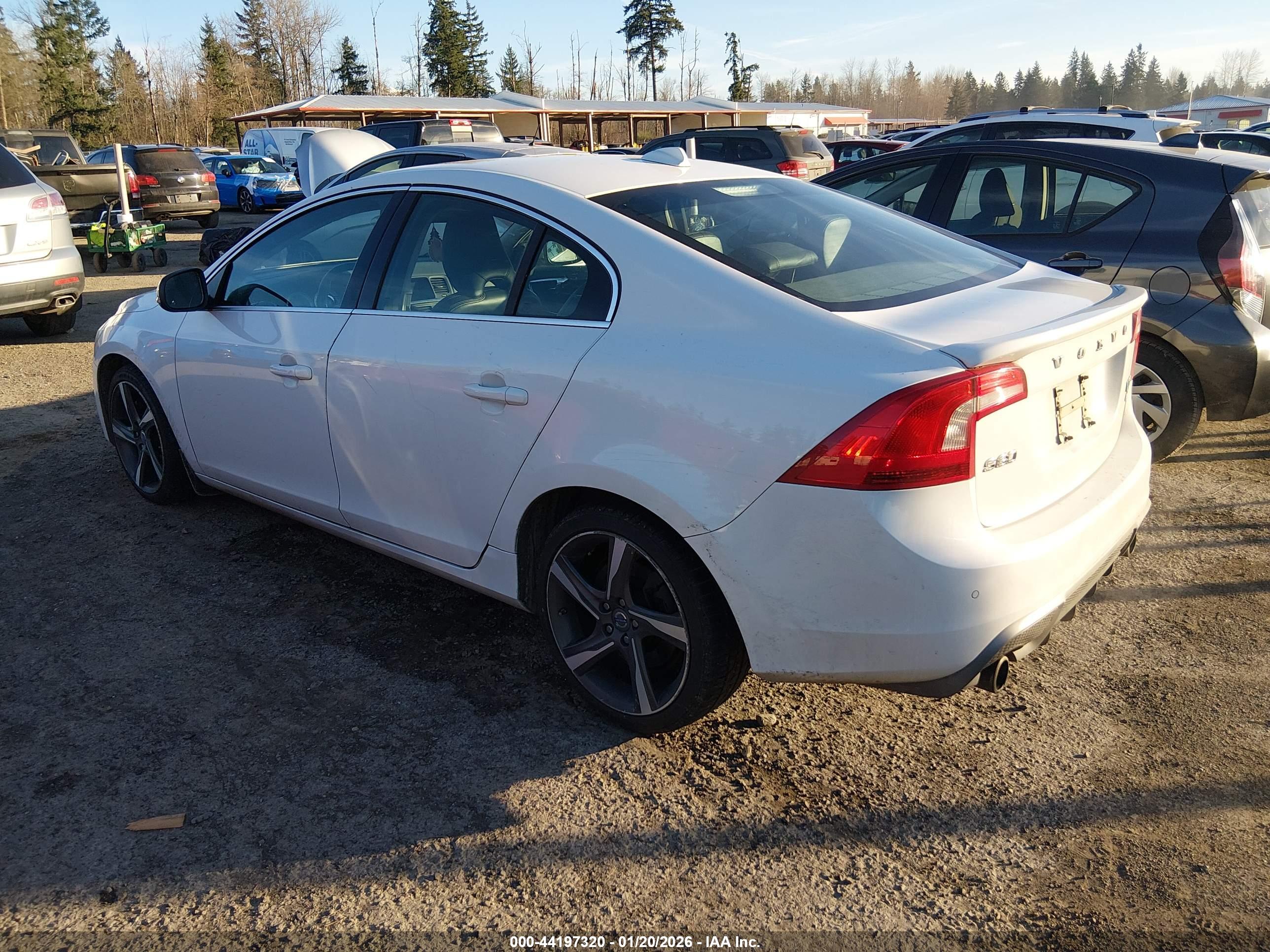 VOLVO S60 image 3