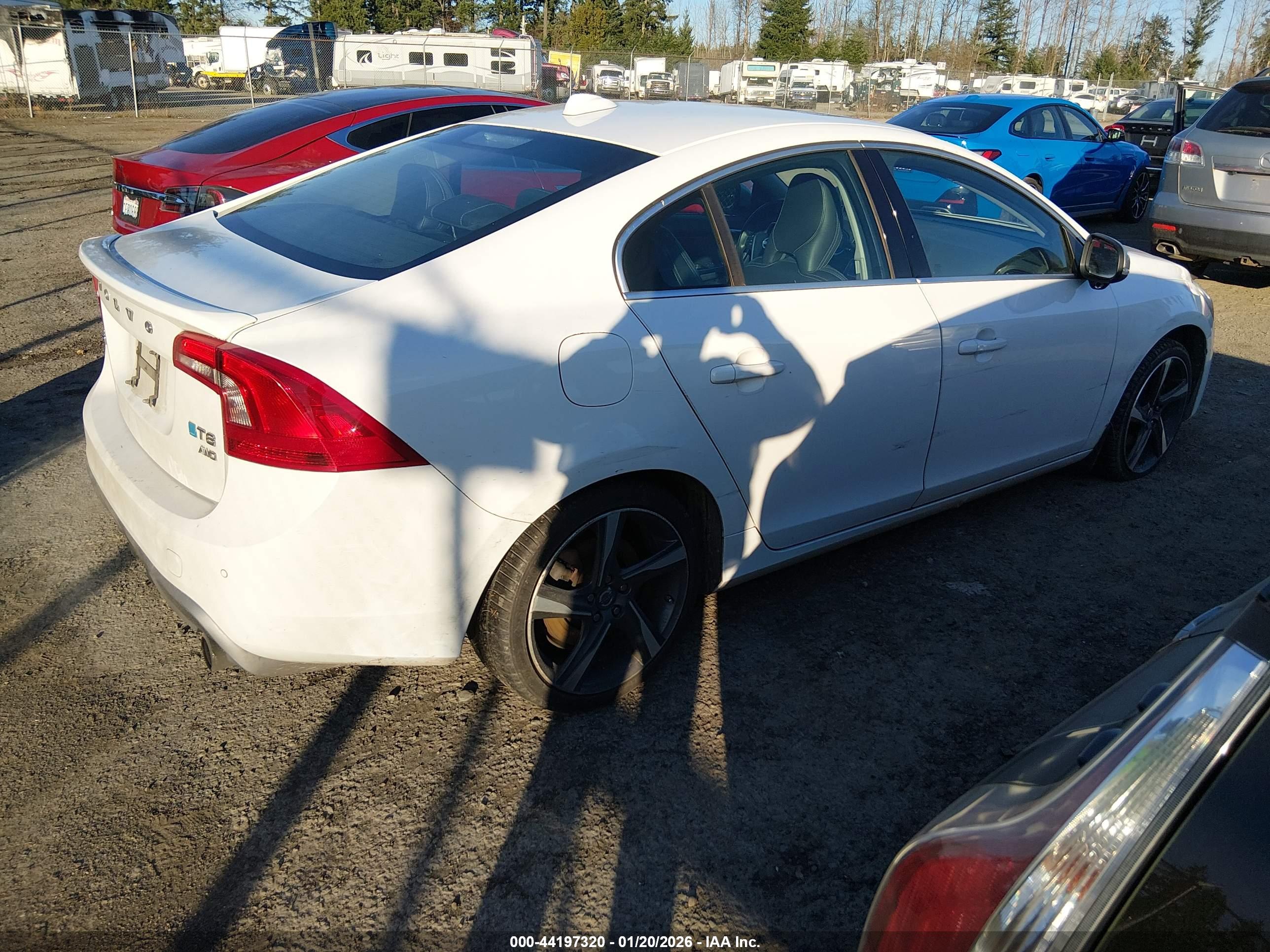 VOLVO S60 image 4