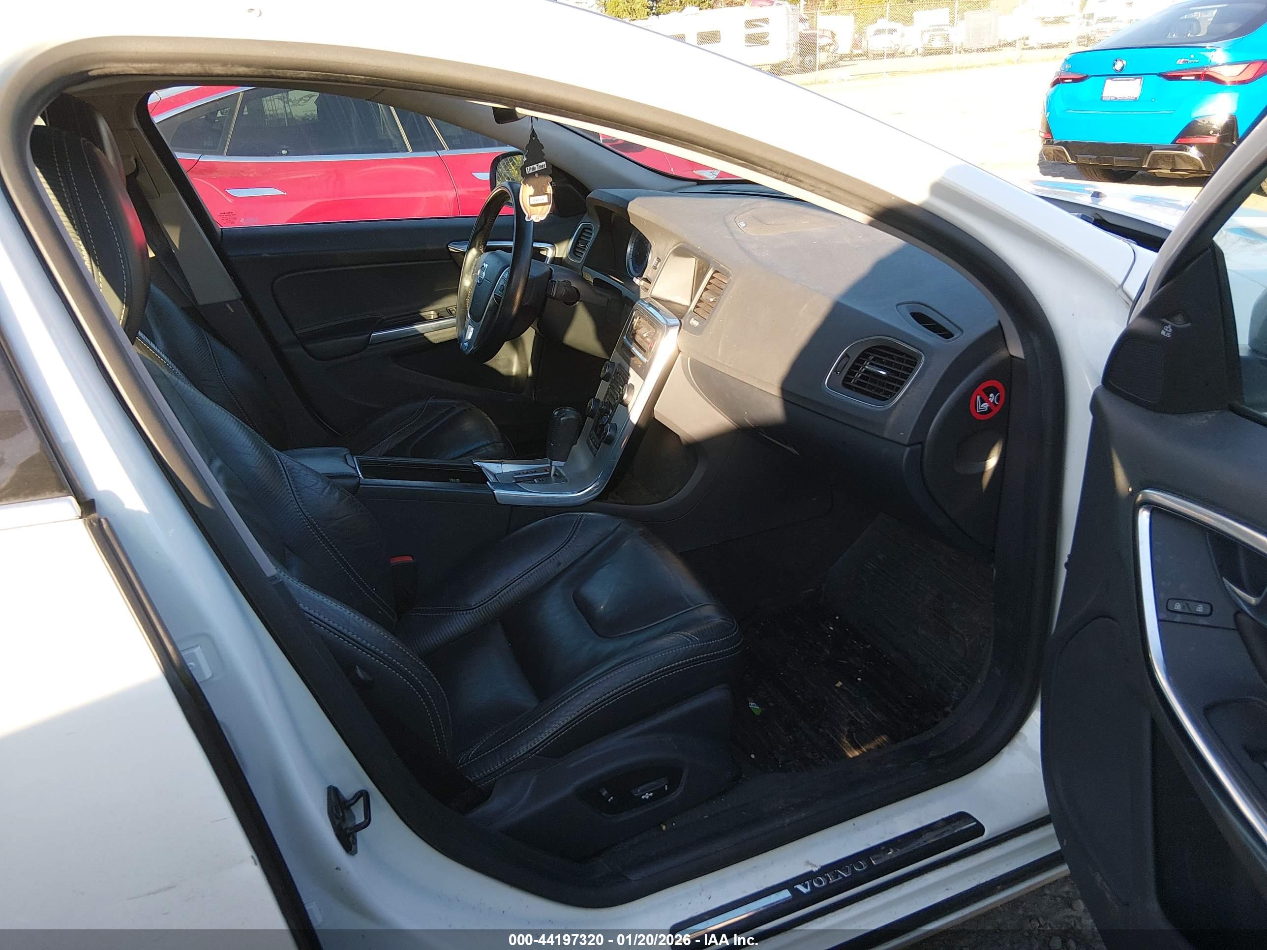VOLVO S60 image 5