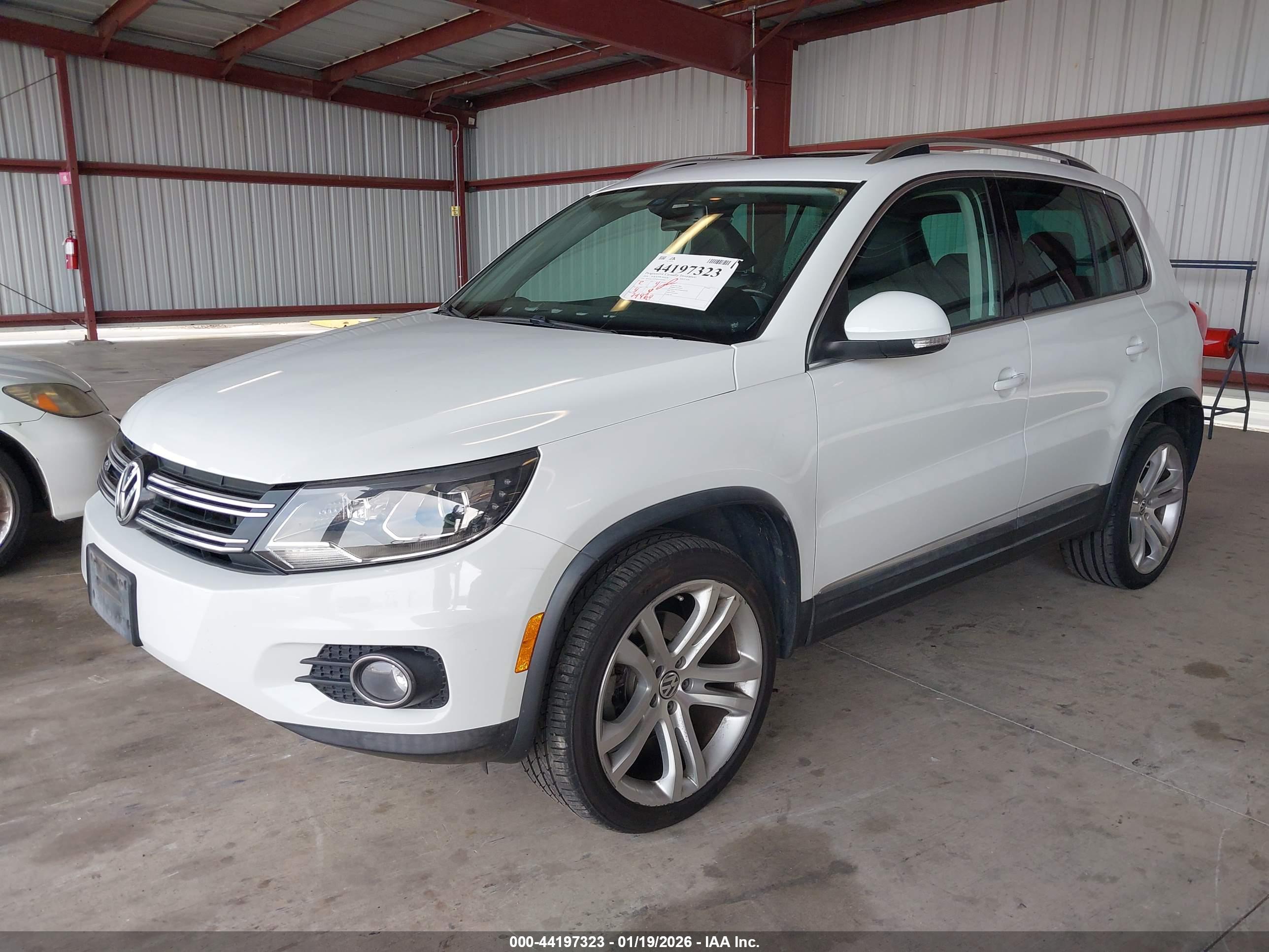 VOLKSWAGEN TIGUAN image 2