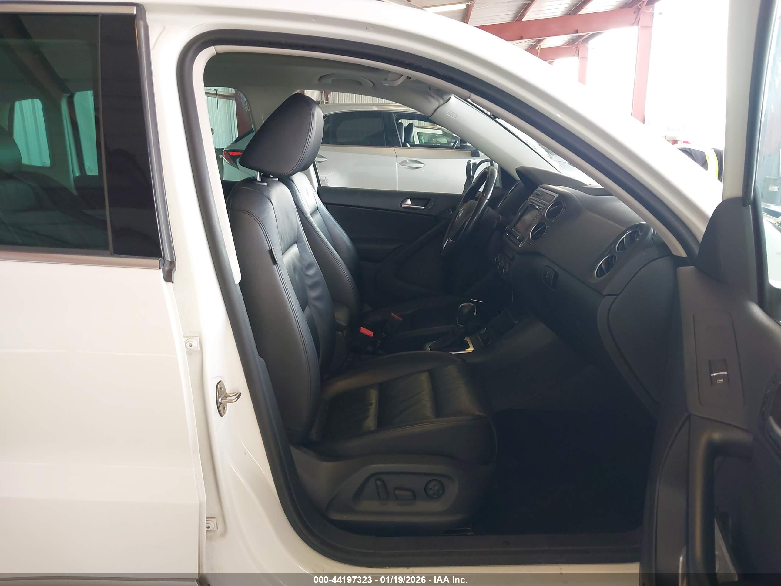 VOLKSWAGEN TIGUAN image 5