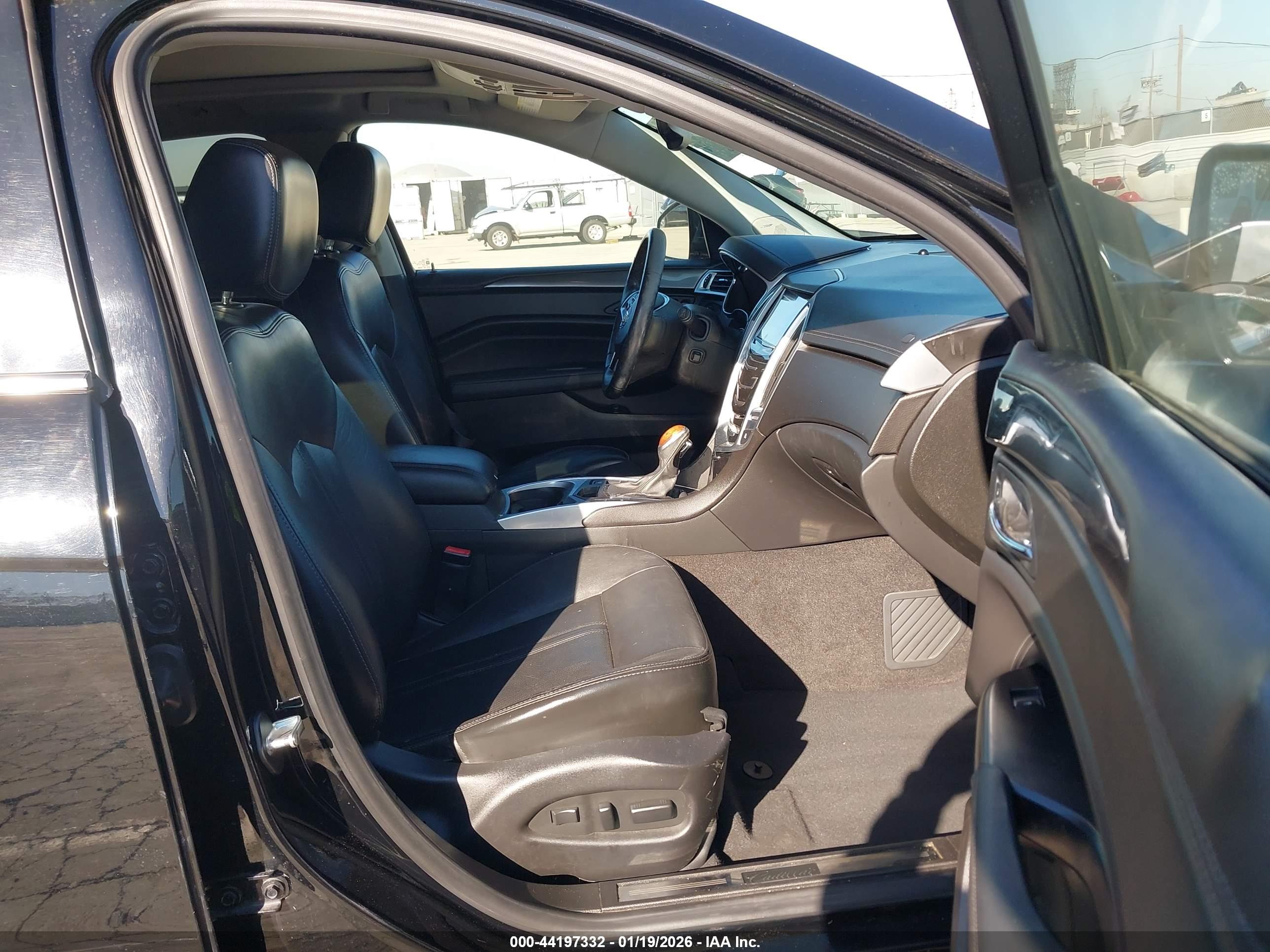CADILLAC SRX image 5