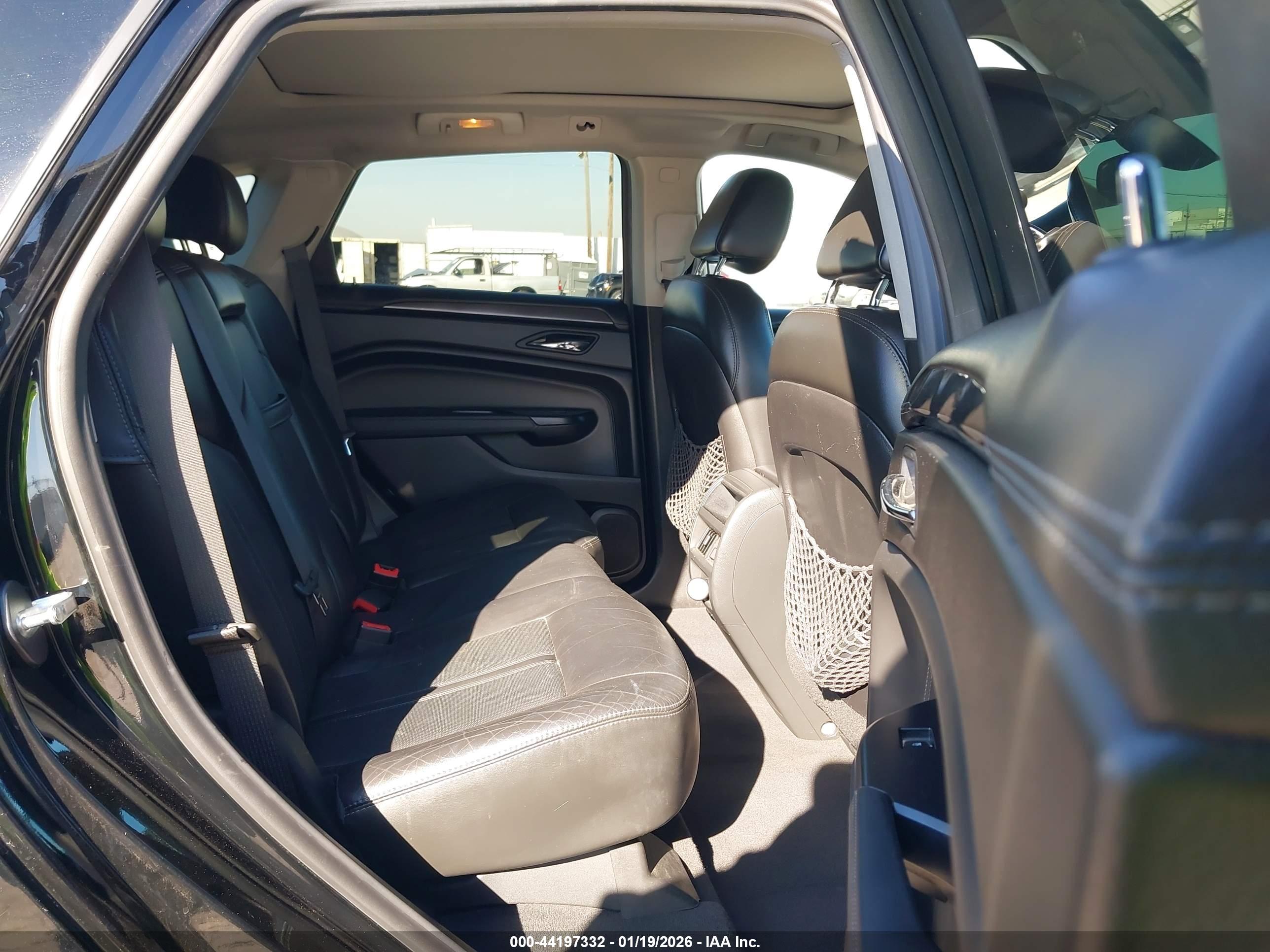 CADILLAC SRX image 8
