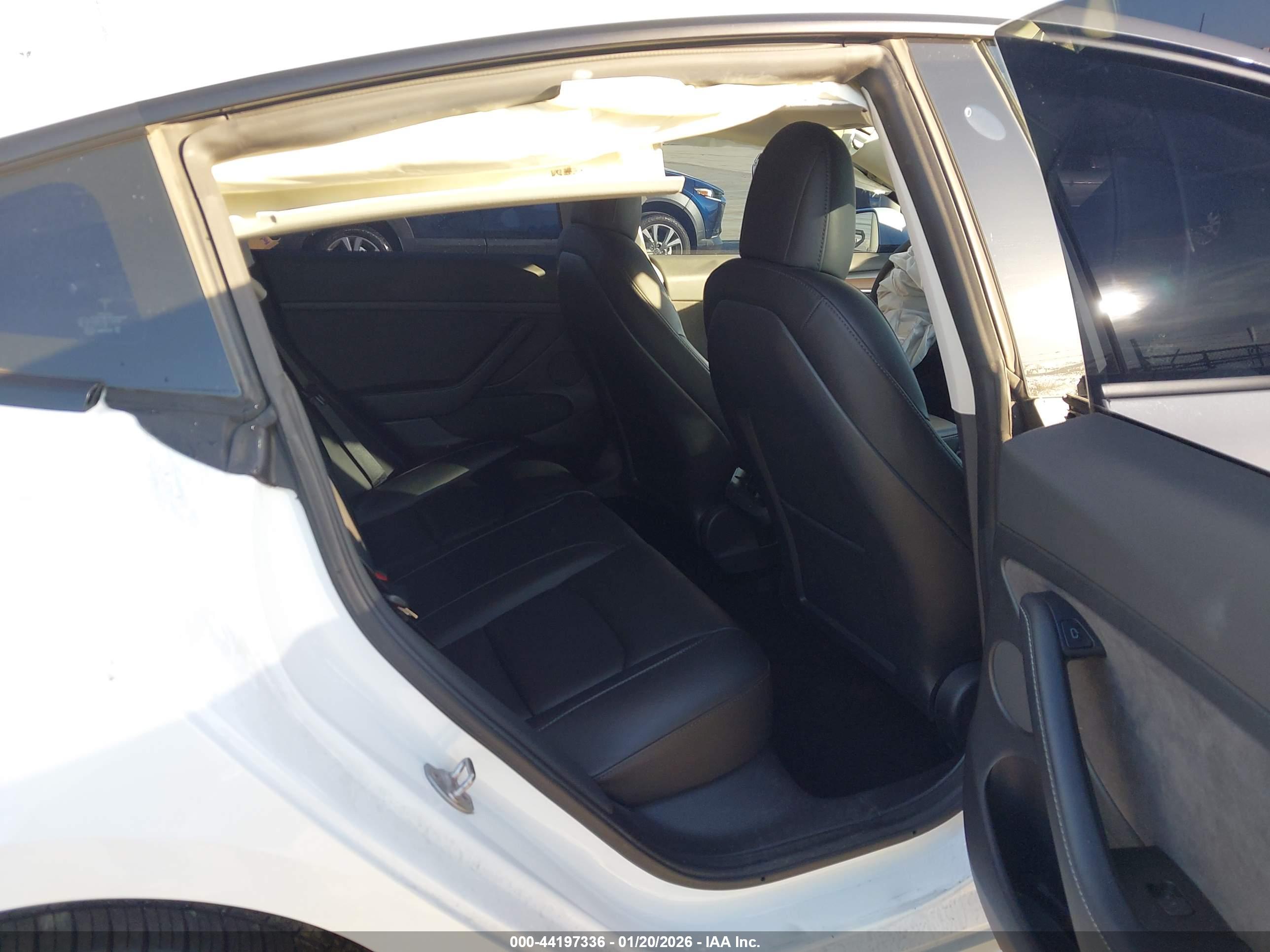 TESLA MODEL image 8