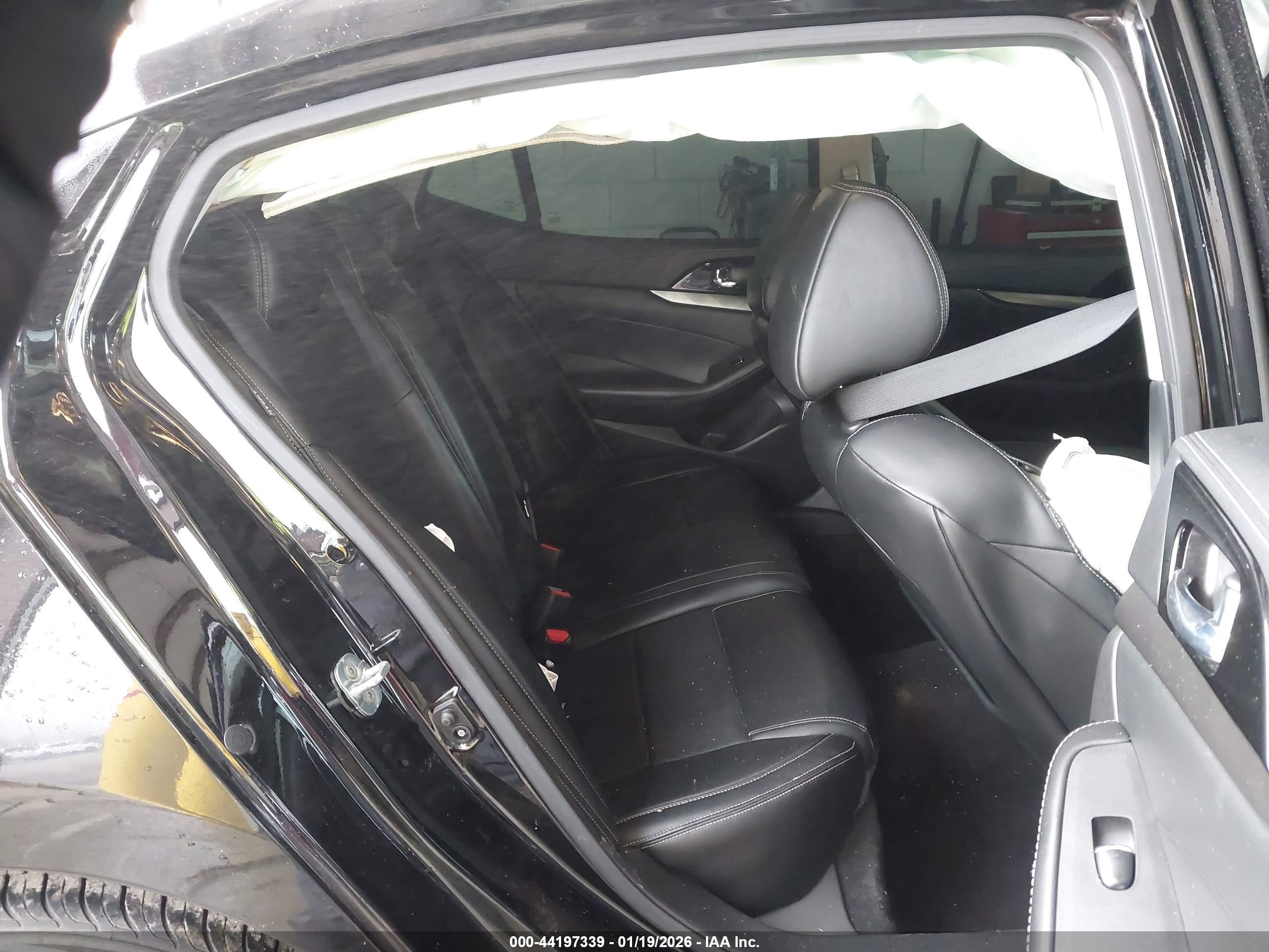 NISSAN MAXIMA image 8