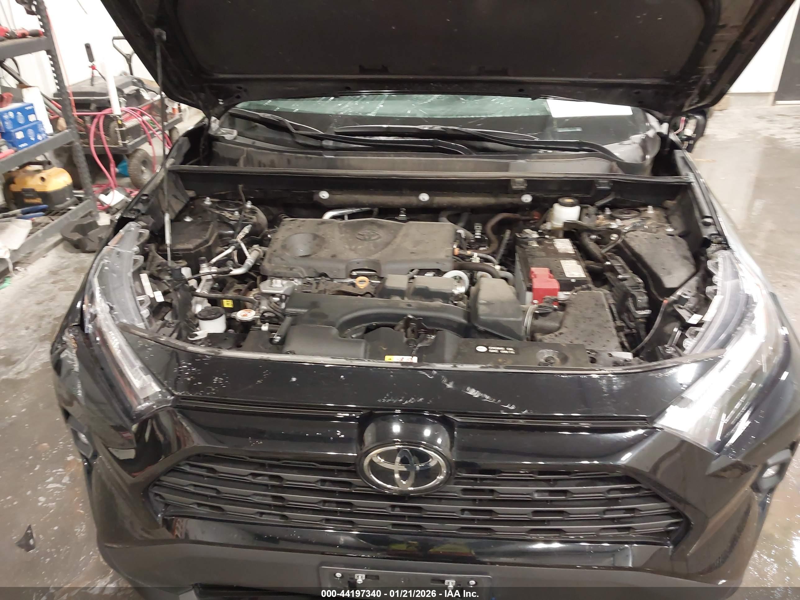 TOYOTA RAV4 image 10