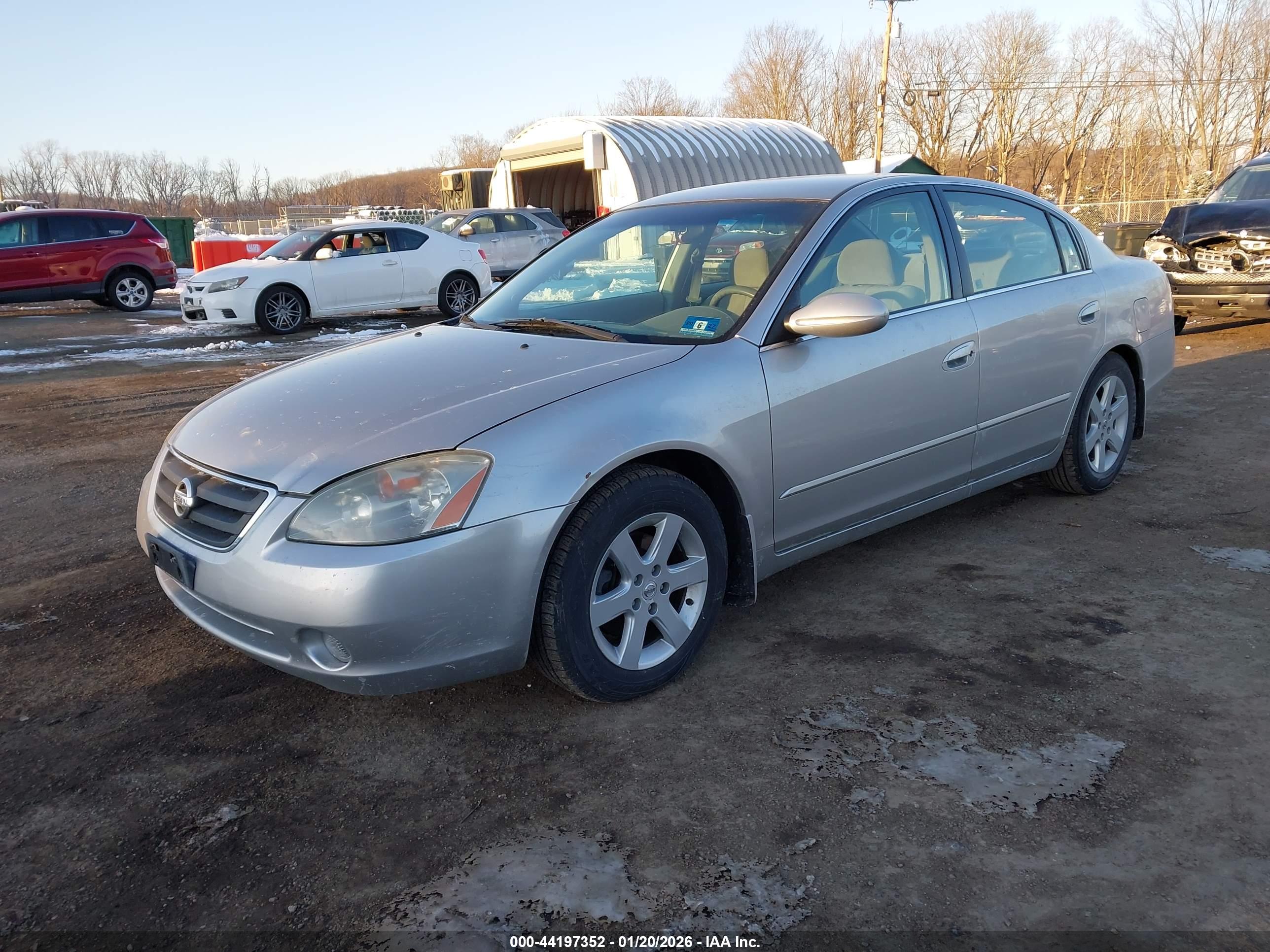 NISSAN ALTIMA image 2