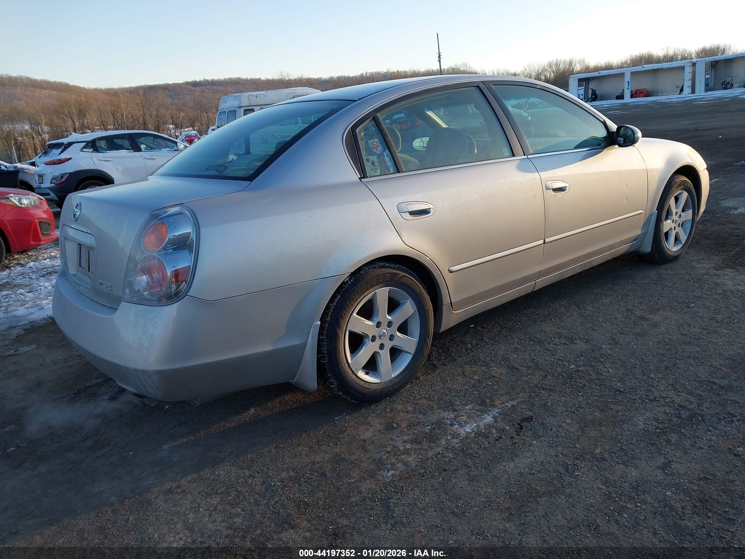 NISSAN ALTIMA image 4