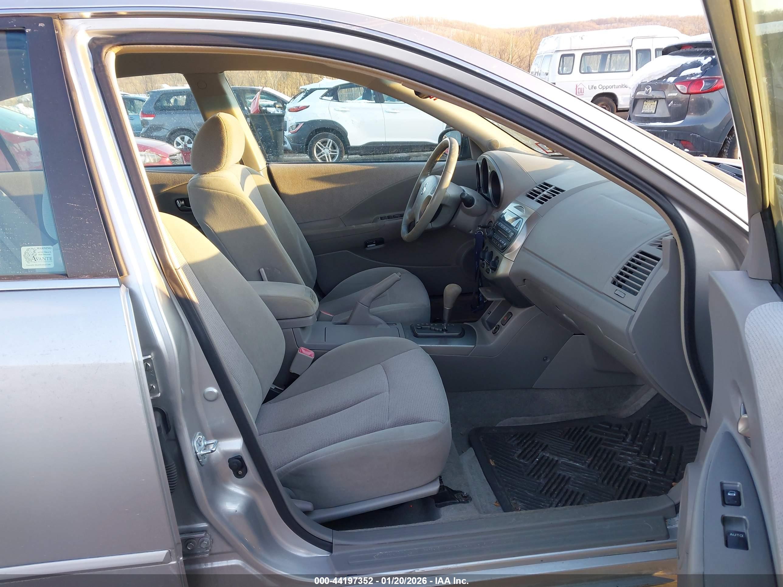 NISSAN ALTIMA image 5