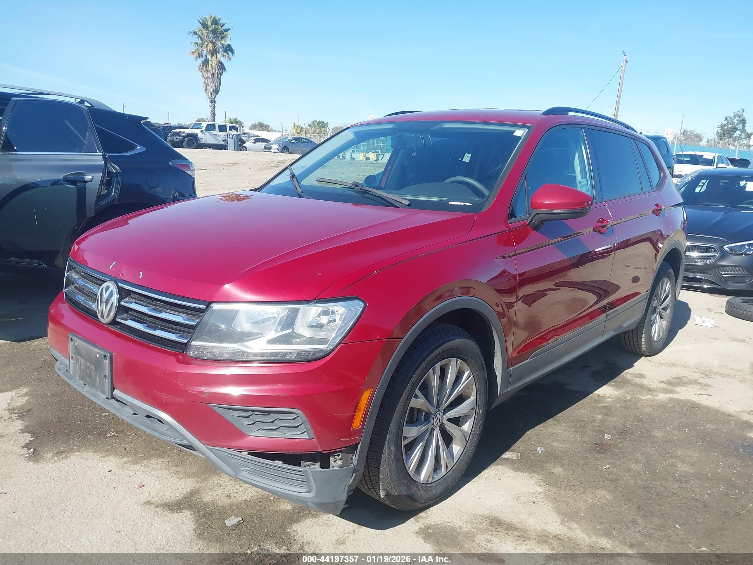 VOLKSWAGEN TIGUAN image 2