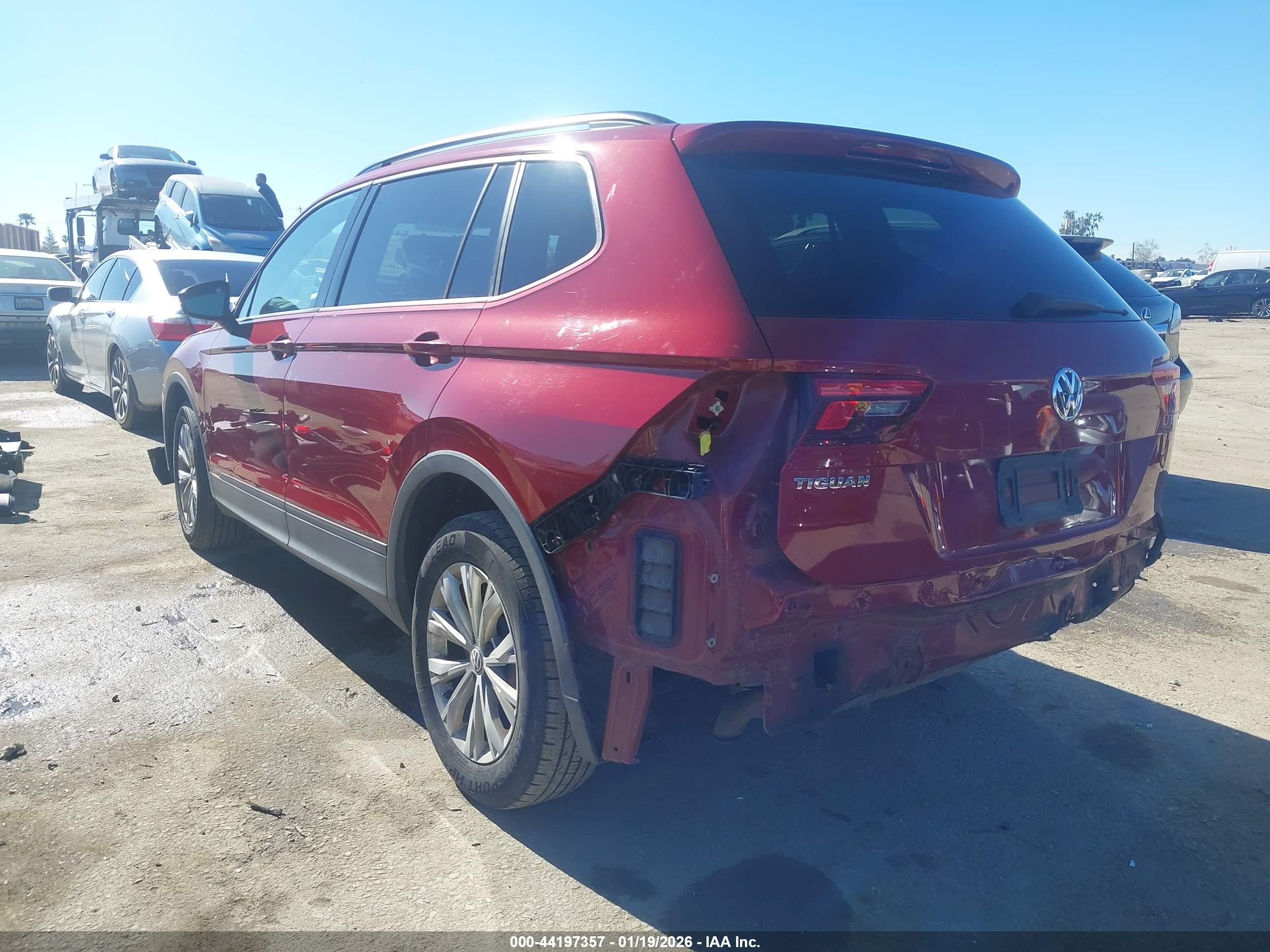 VOLKSWAGEN TIGUAN image 3