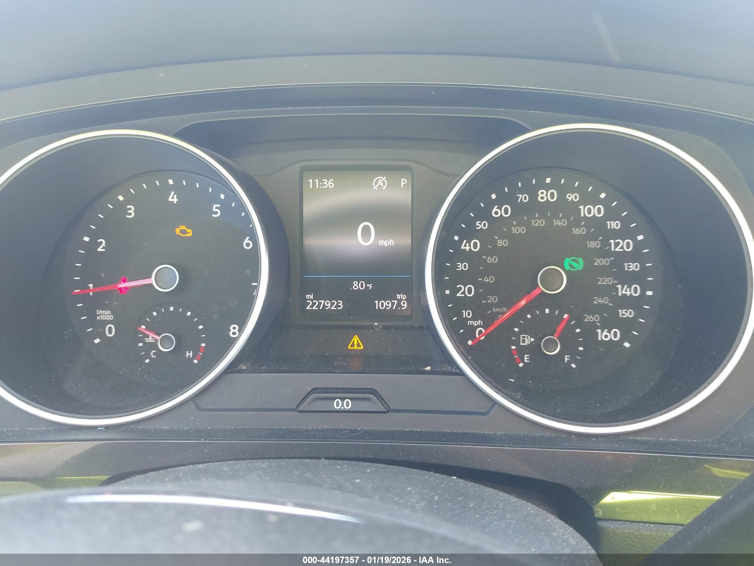 VOLKSWAGEN TIGUAN image 7