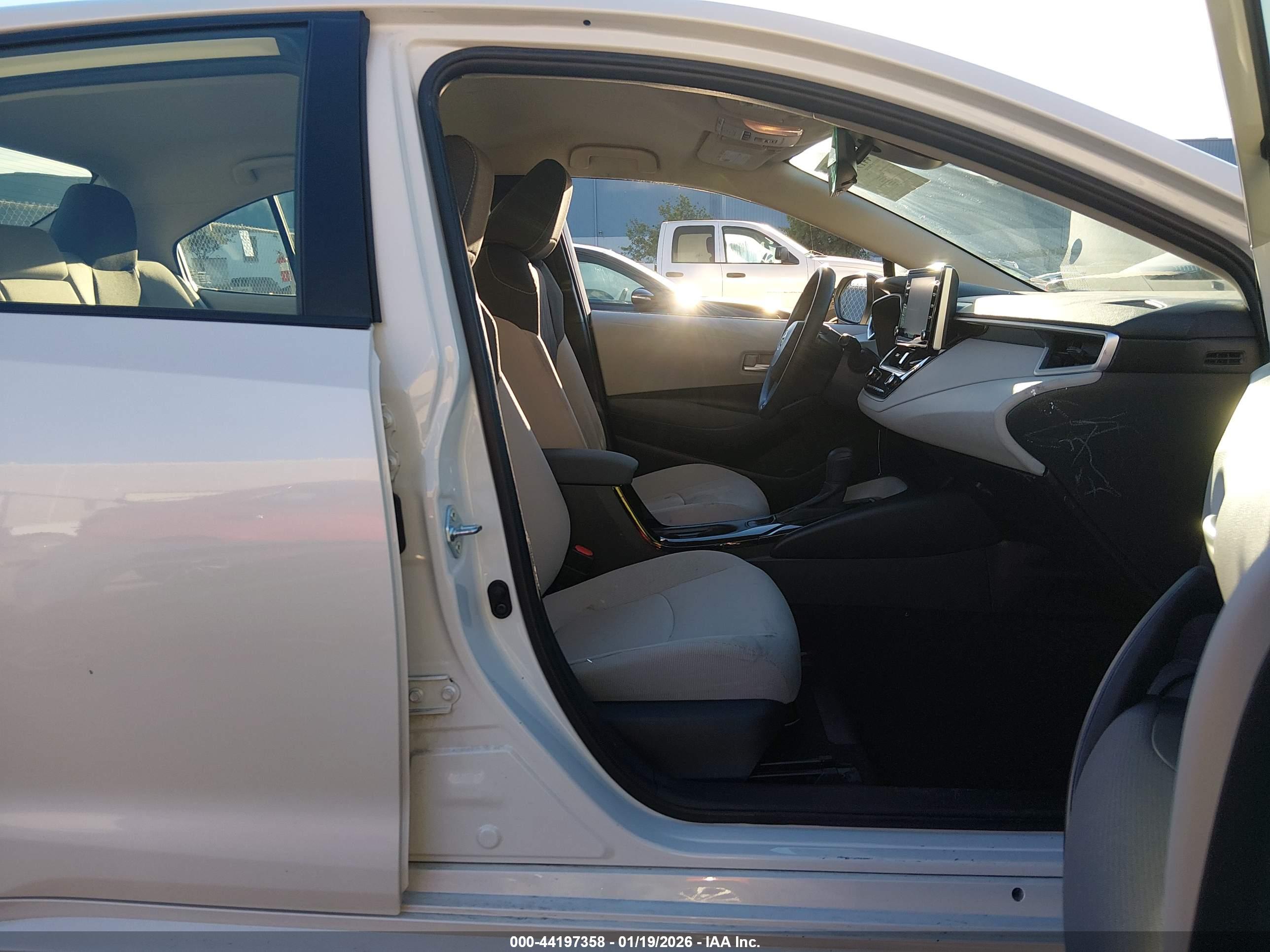 TOYOTA COROLLA image 5