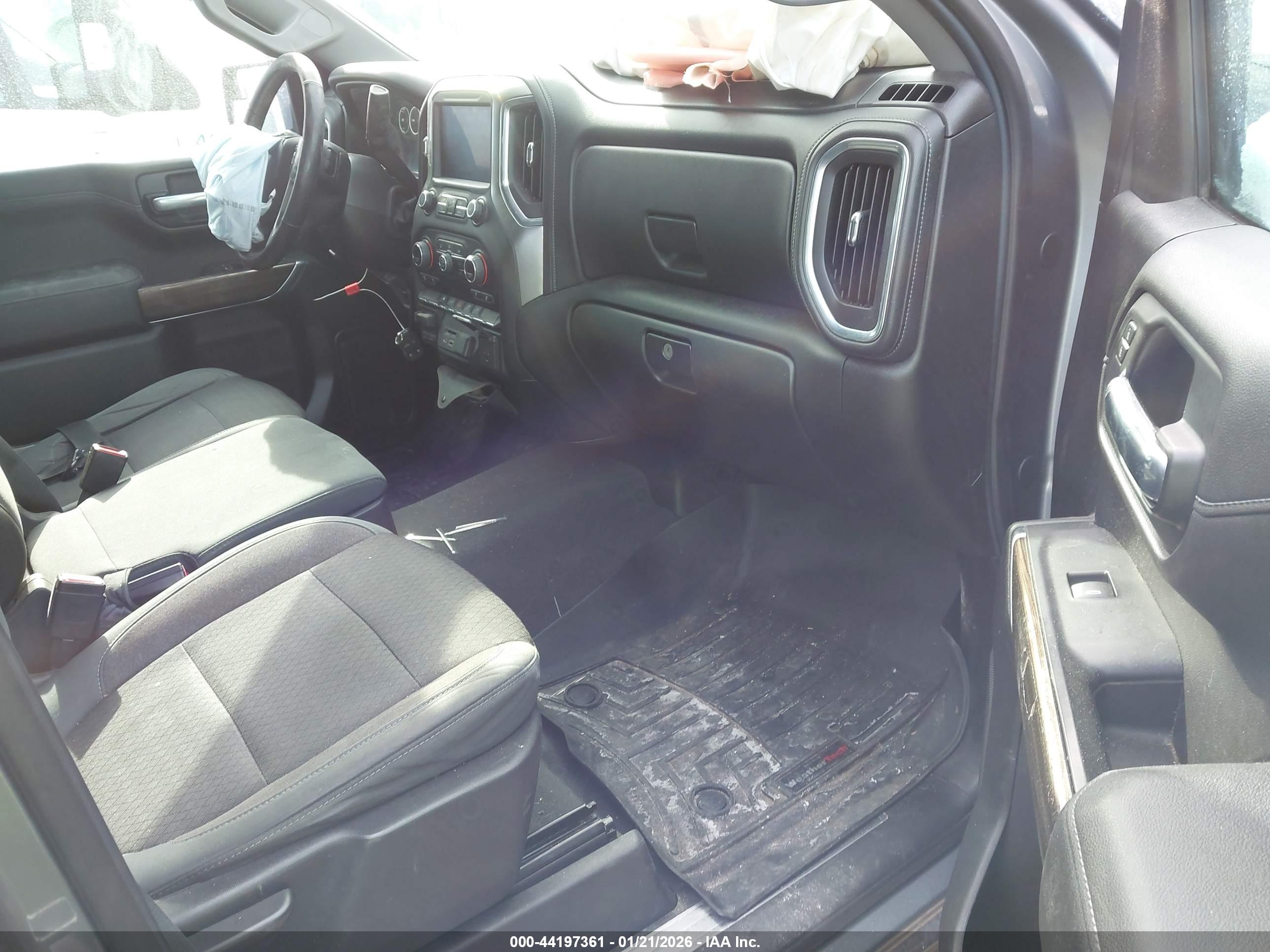 CHEVROLET SILVERADO image 5