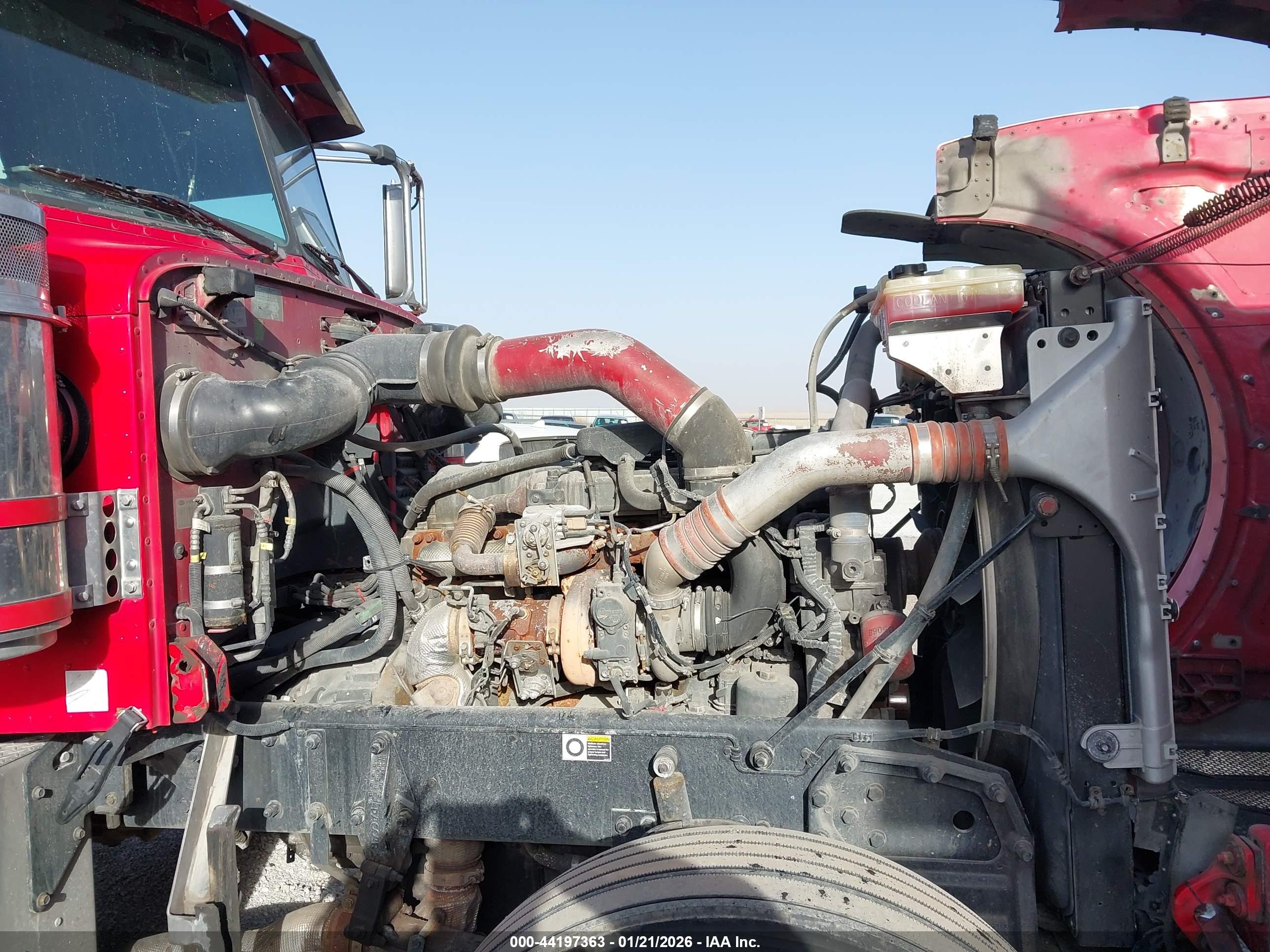 PETERBILT 389 image 10