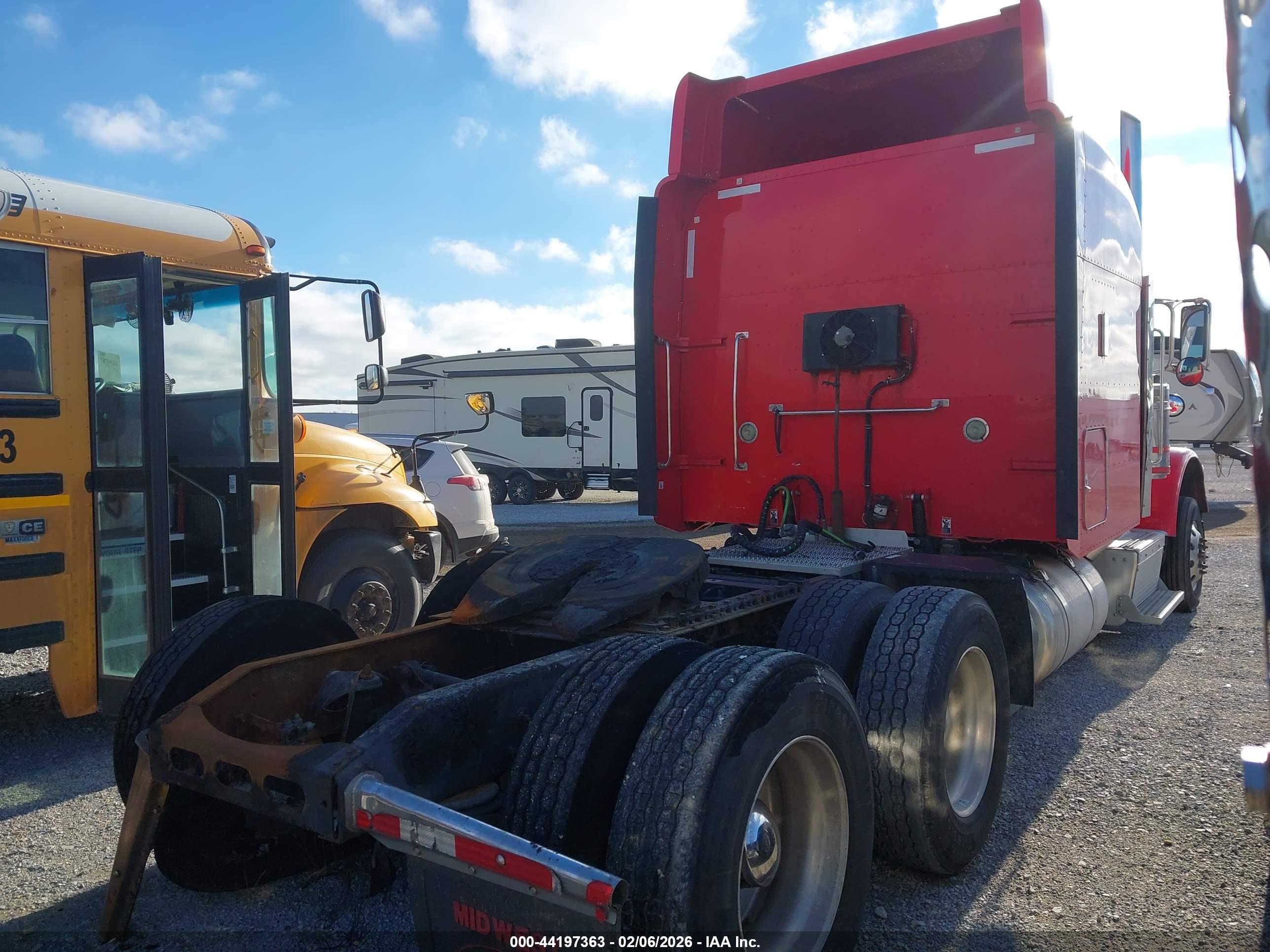 PETERBILT 389 image 4