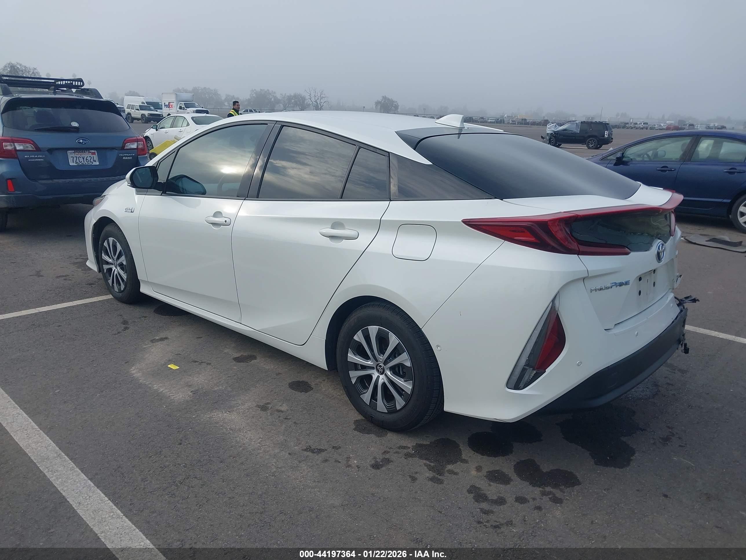 TOYOTA PRIUS image 3