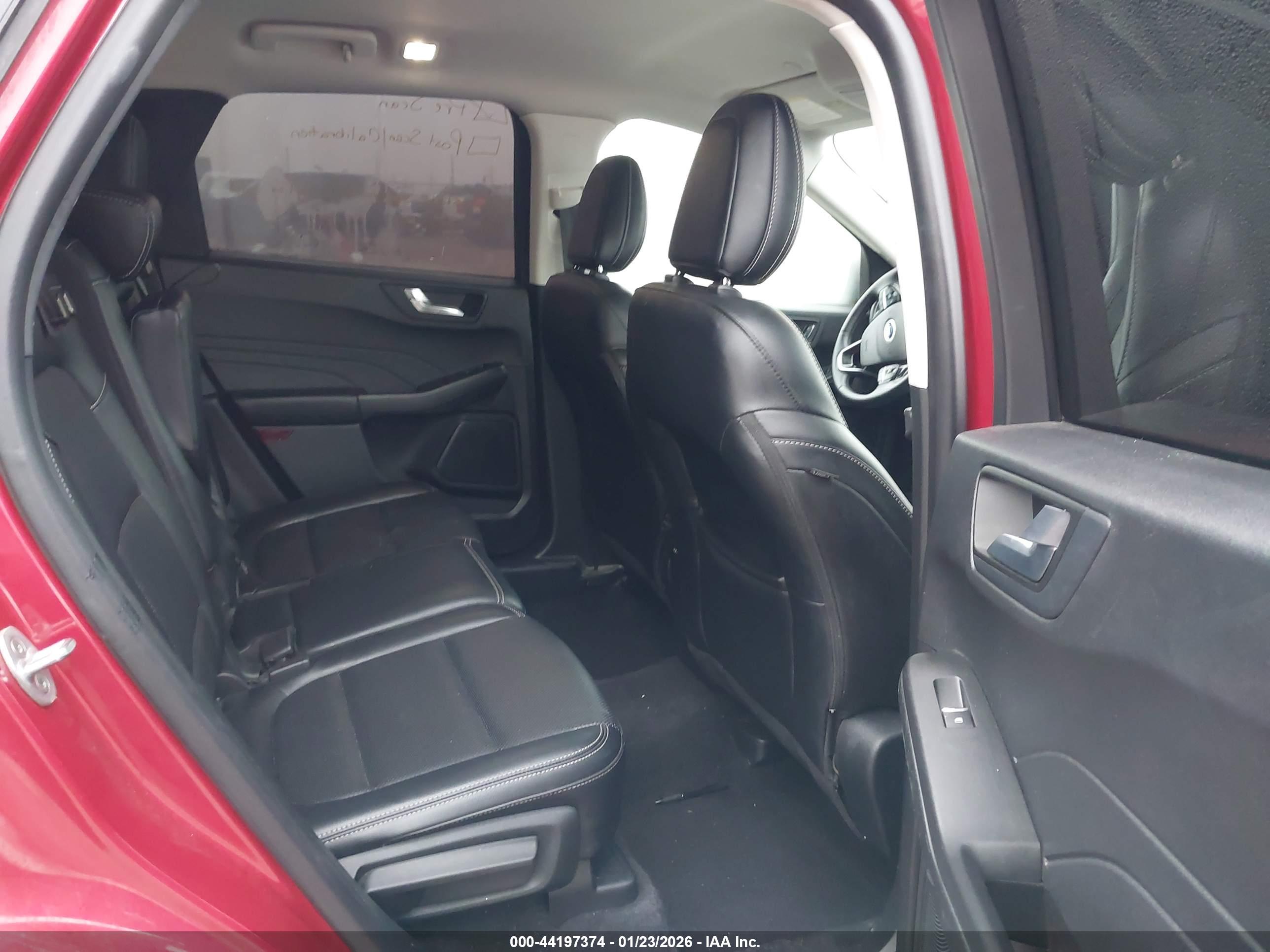 FORD ESCAPE image 8