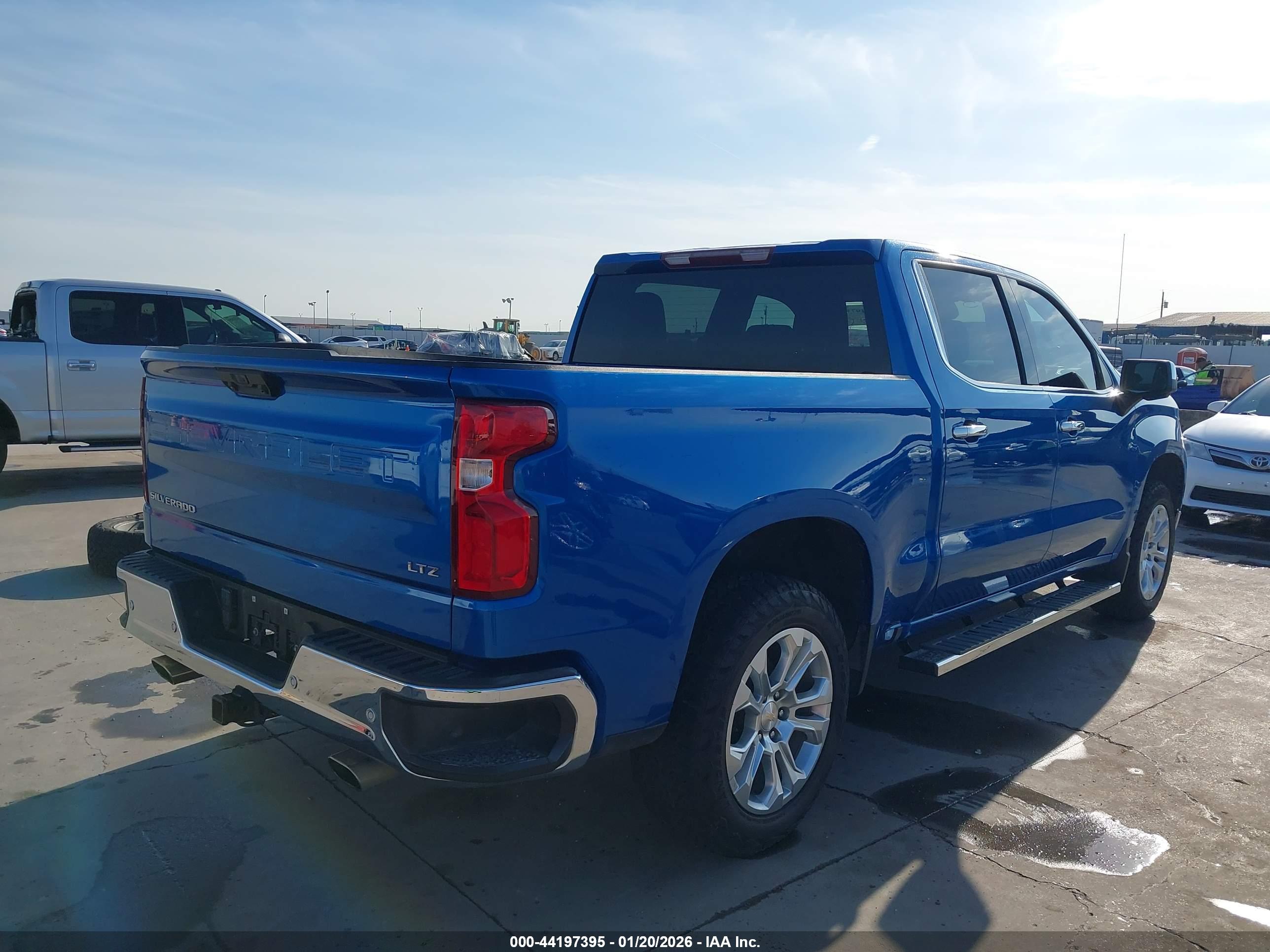 CHEVROLET SILVERADO image 4