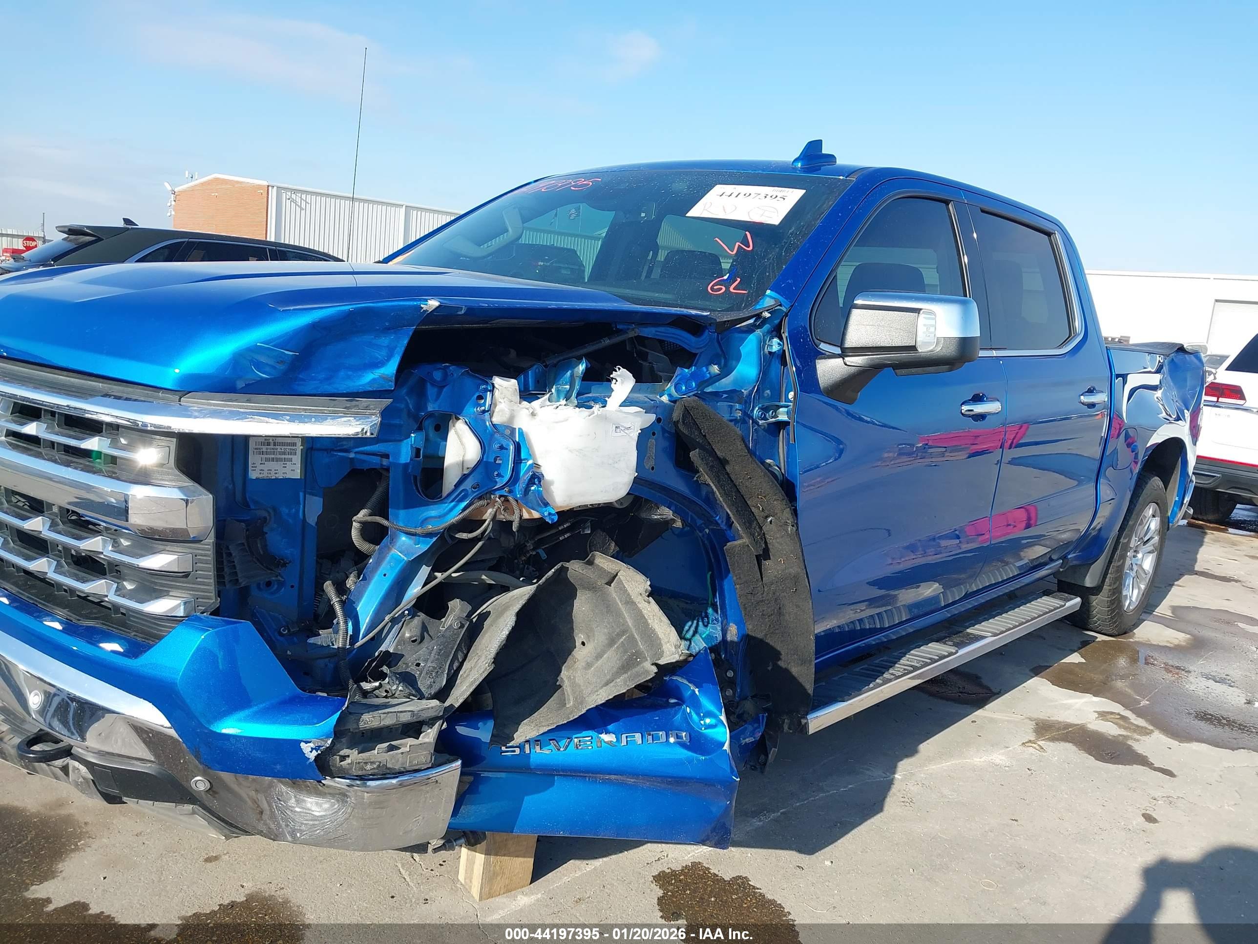 CHEVROLET SILVERADO image 6