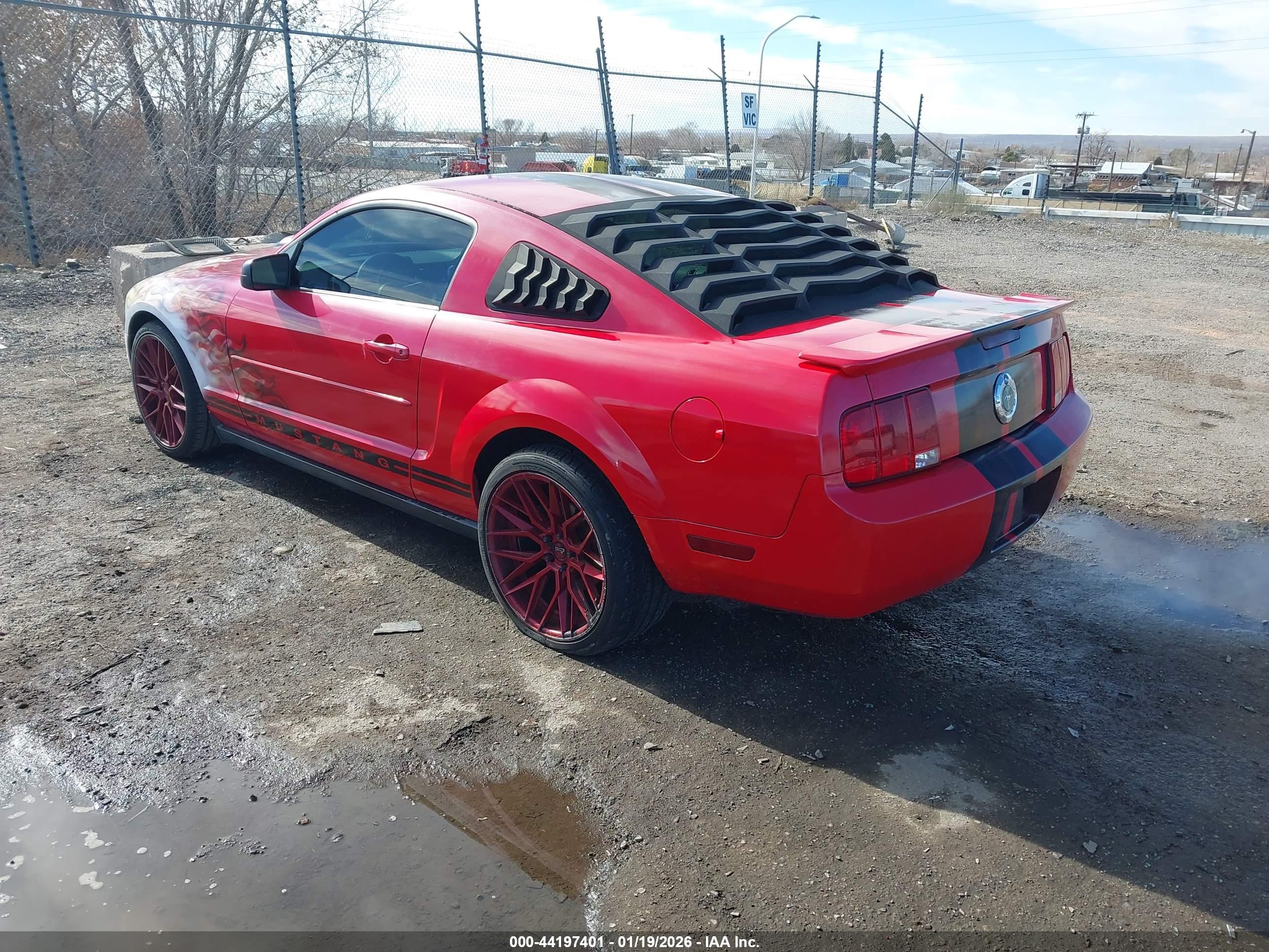 FORD MUSTANG image 3