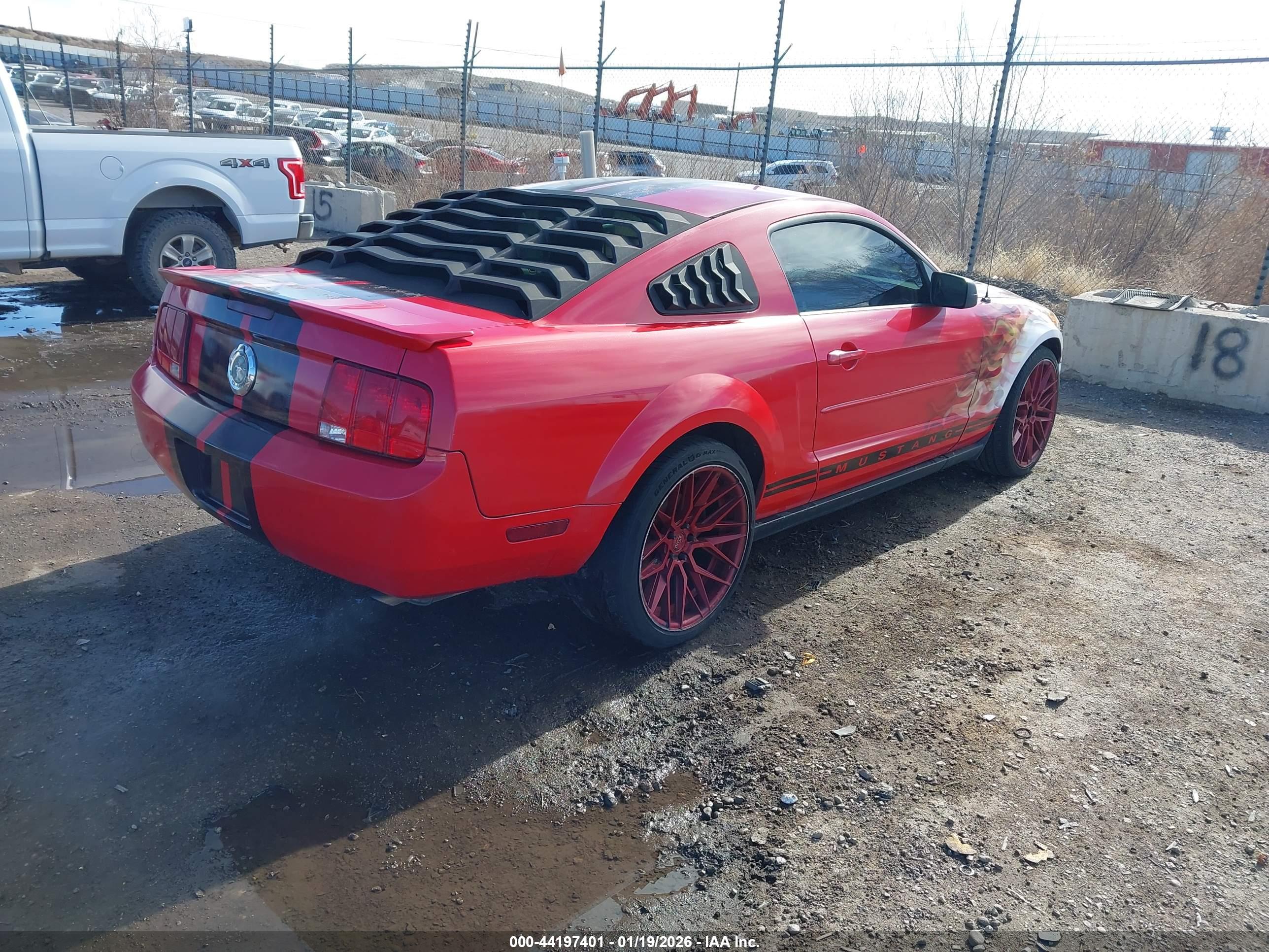 FORD MUSTANG image 4