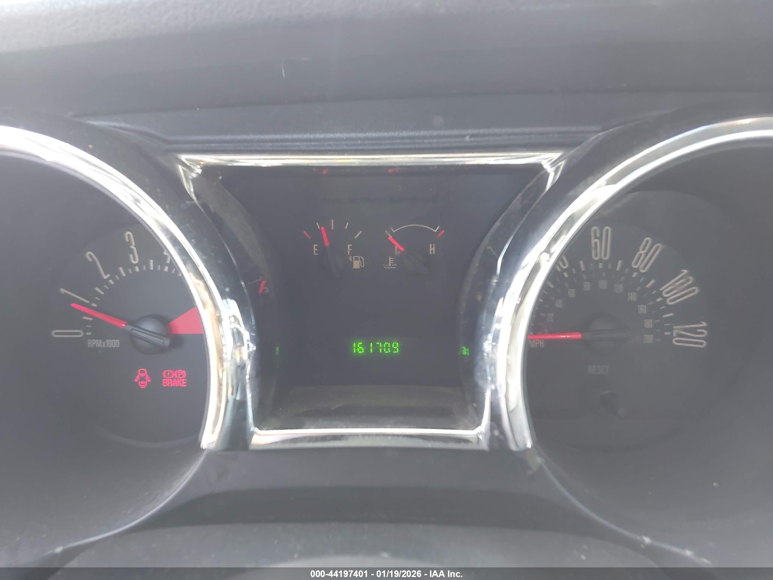 FORD MUSTANG image 7