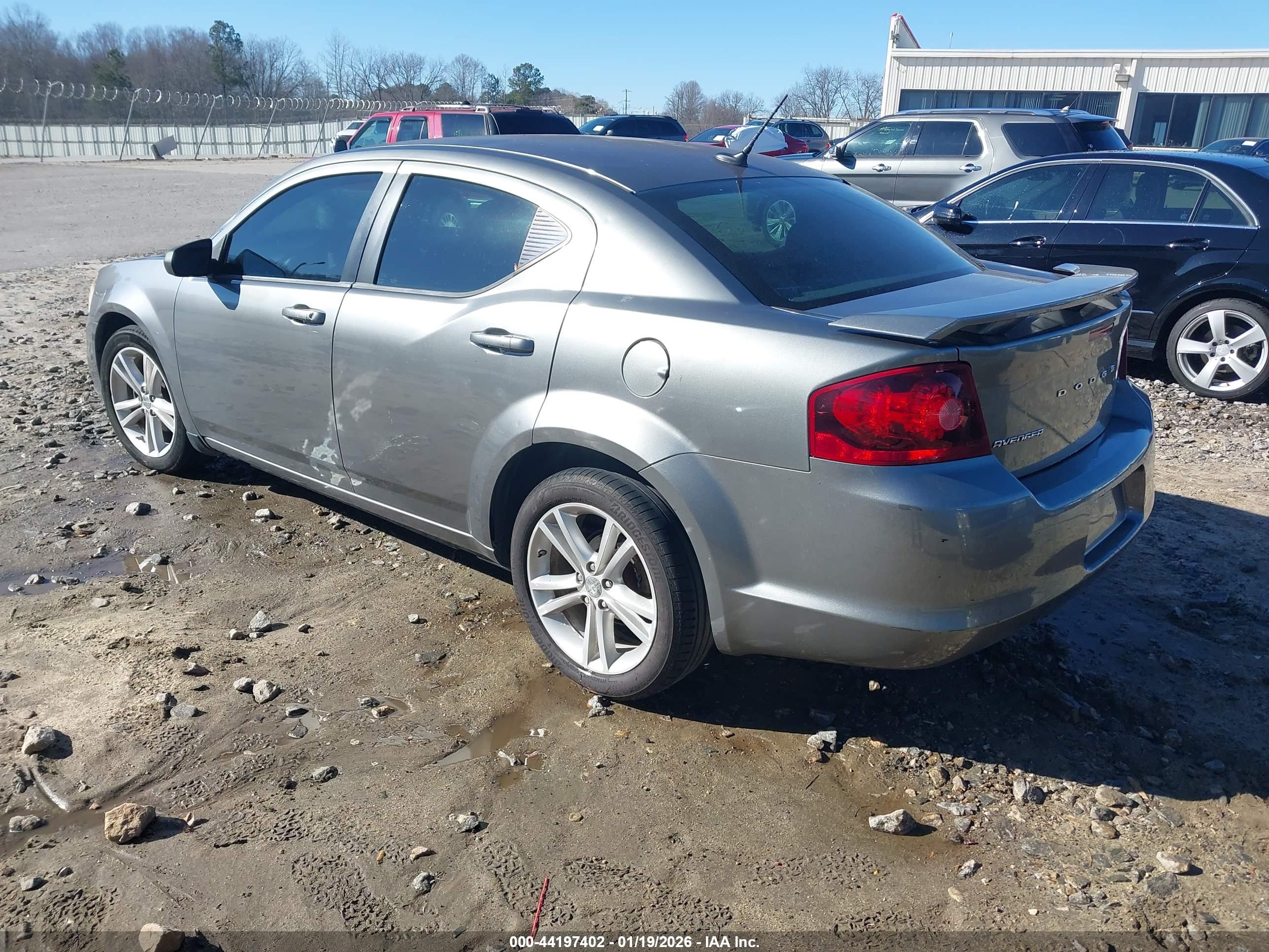 DODGE AVENGER image 3