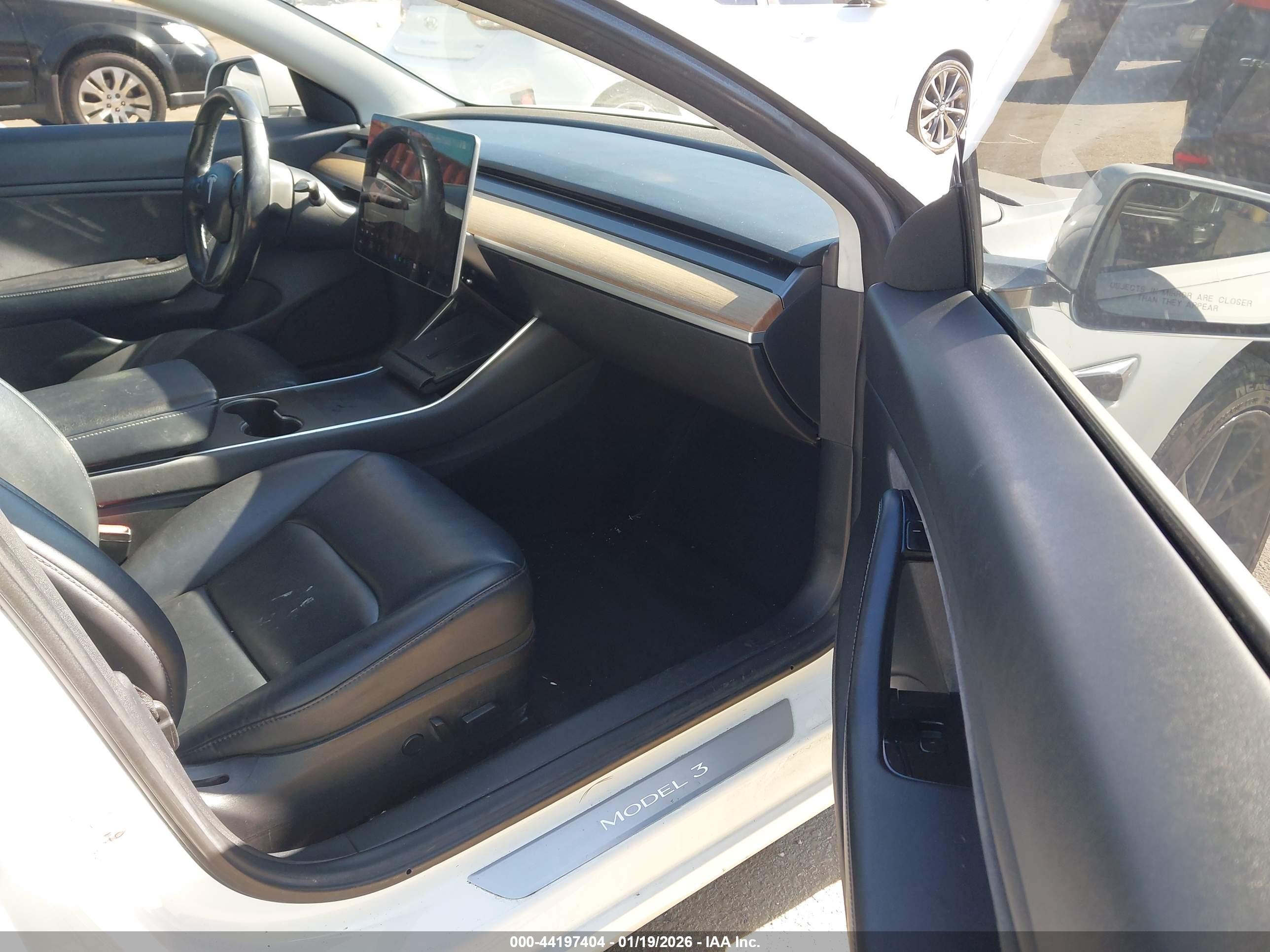 TESLA MODEL image 5