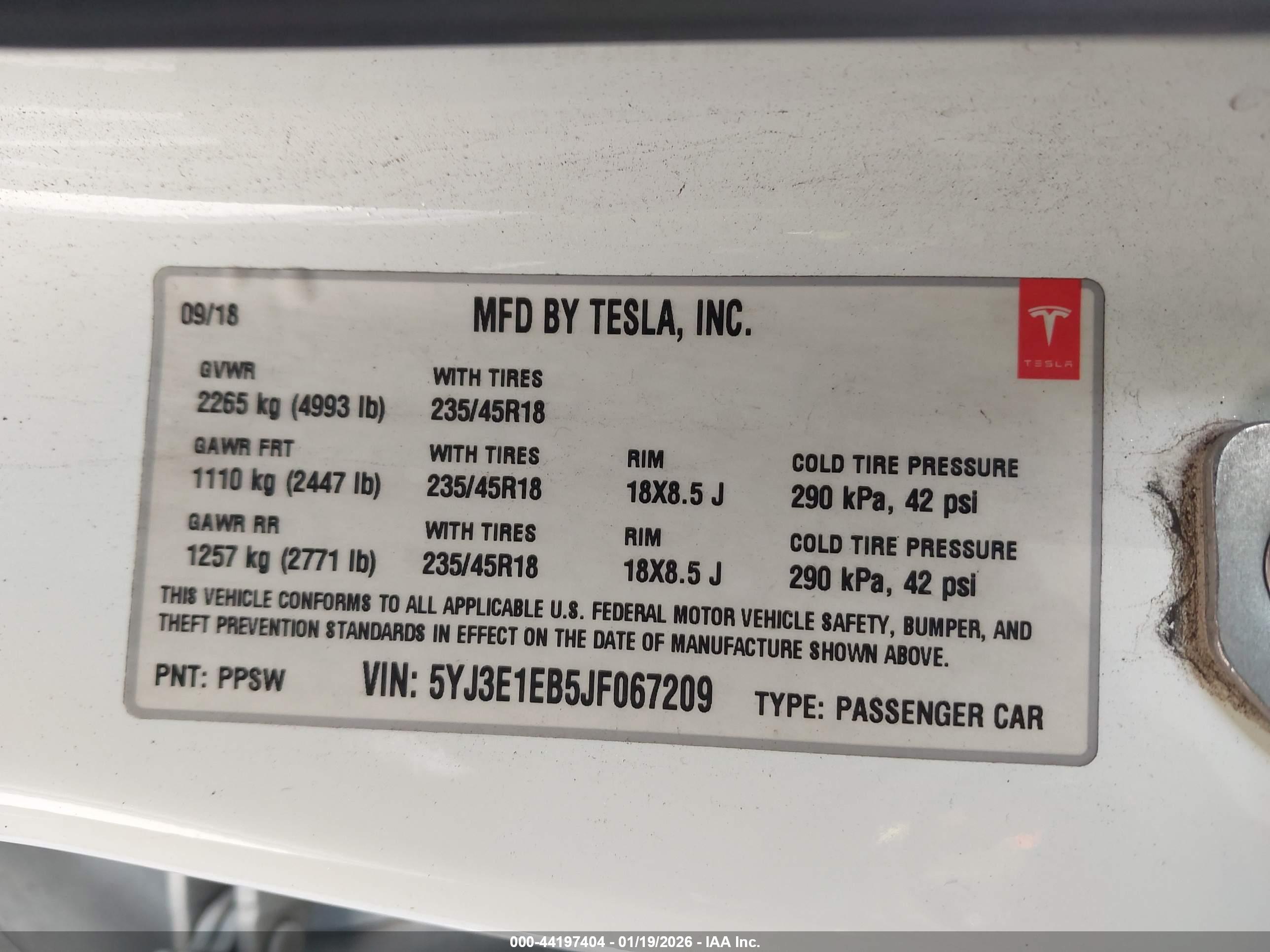 TESLA MODEL image 9