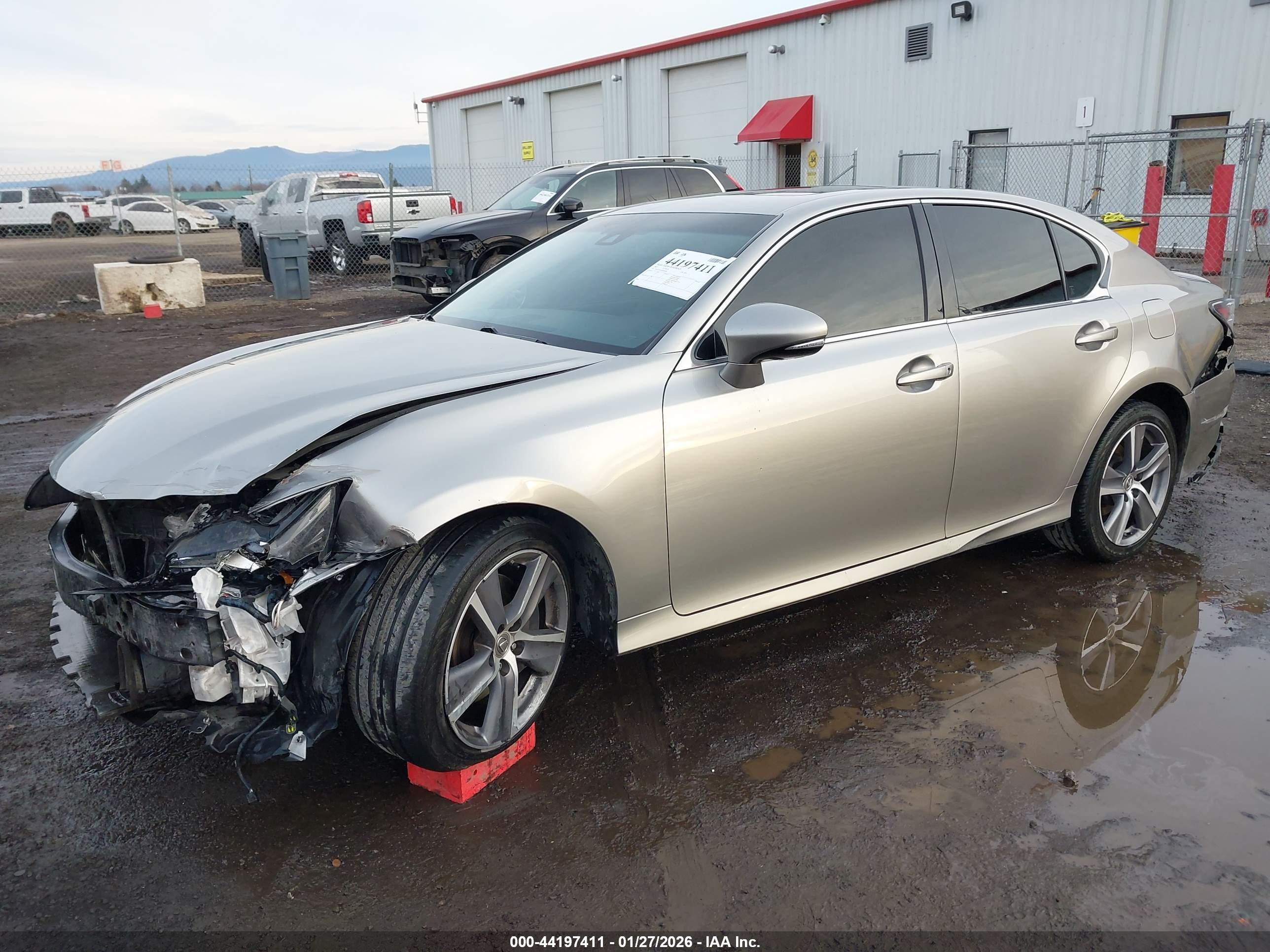 LEXUS GS image 2