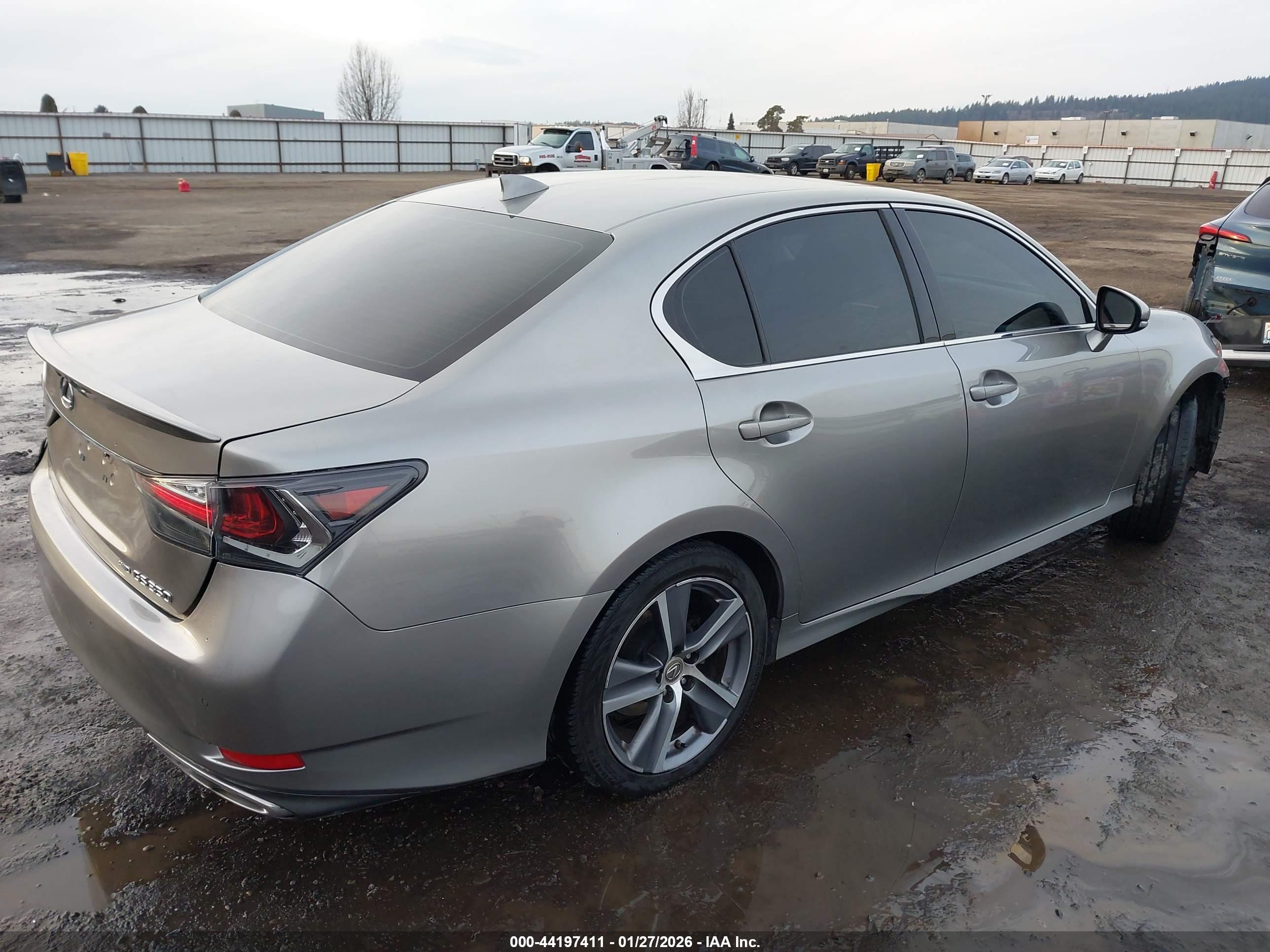 LEXUS GS image 4