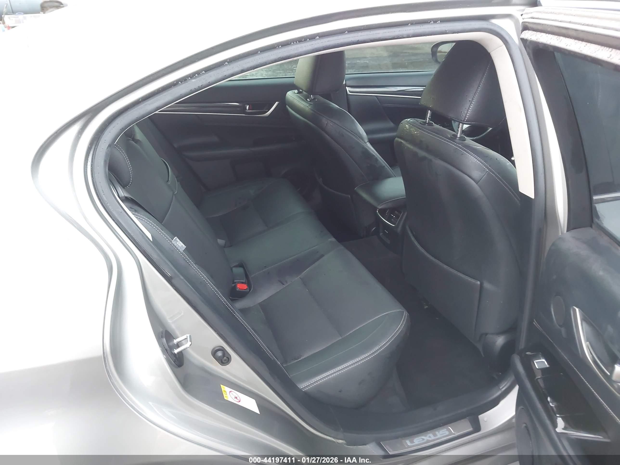 LEXUS GS image 8