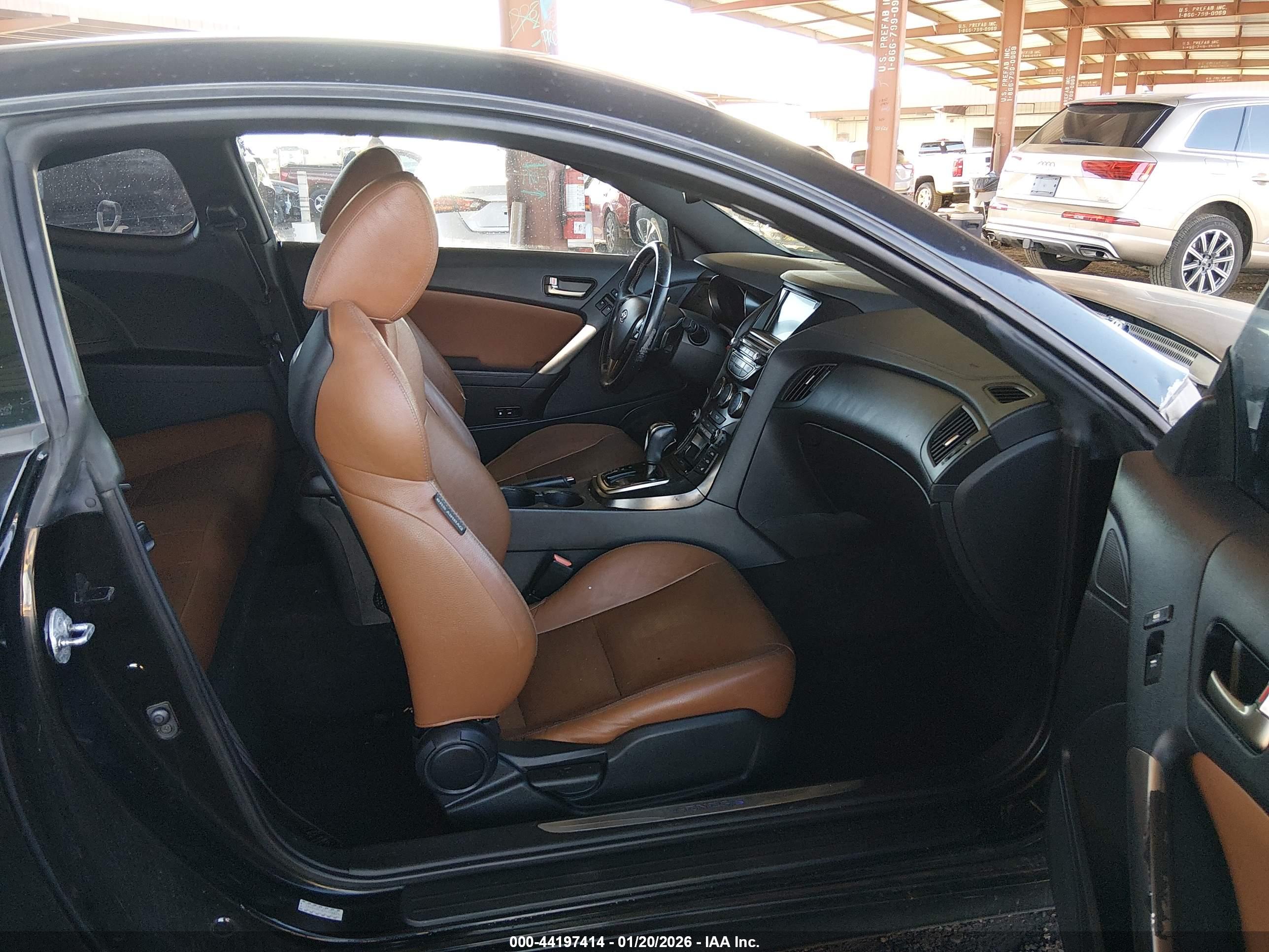 HYUNDAI GENESIS image 5