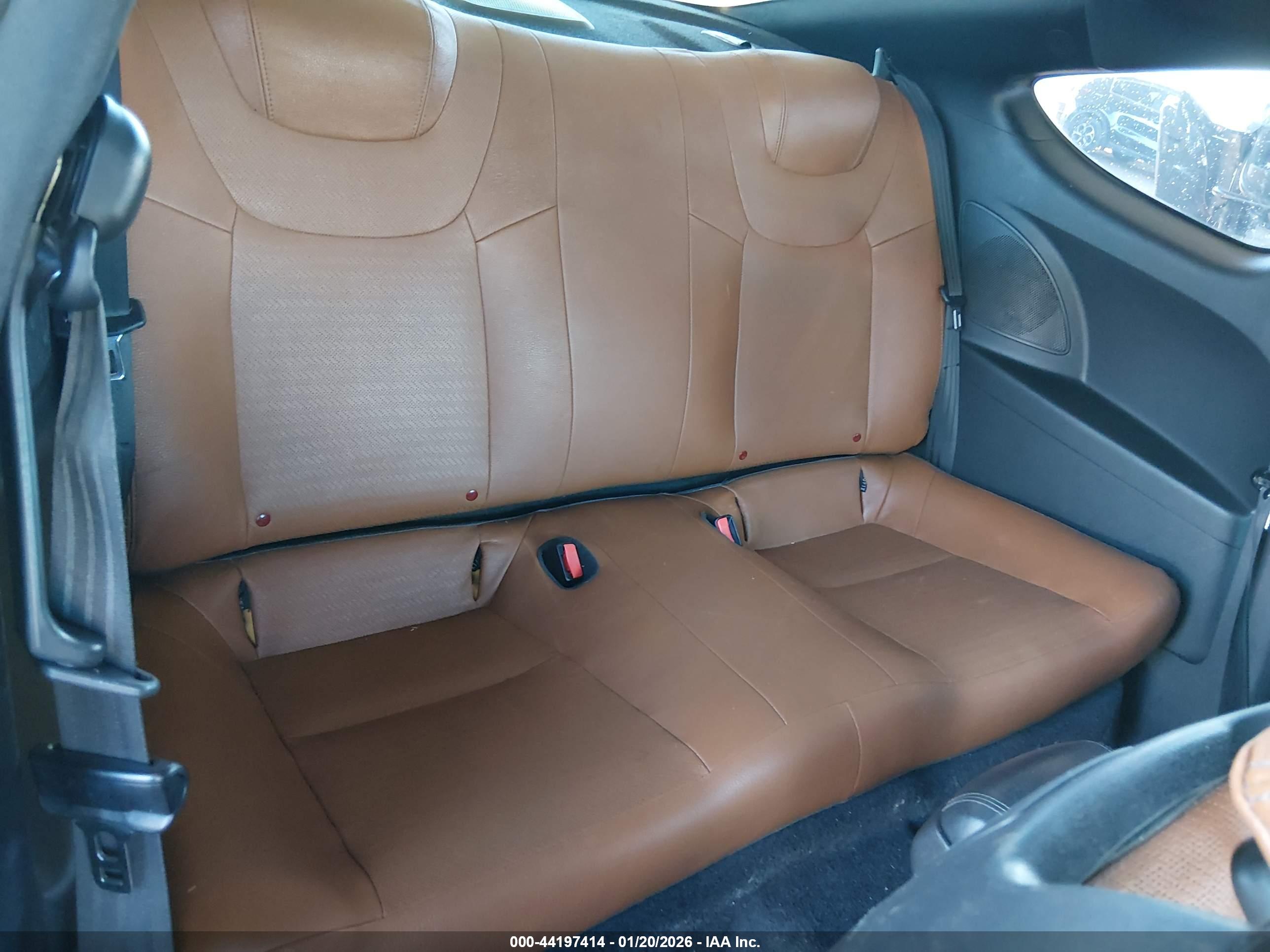 HYUNDAI GENESIS image 8