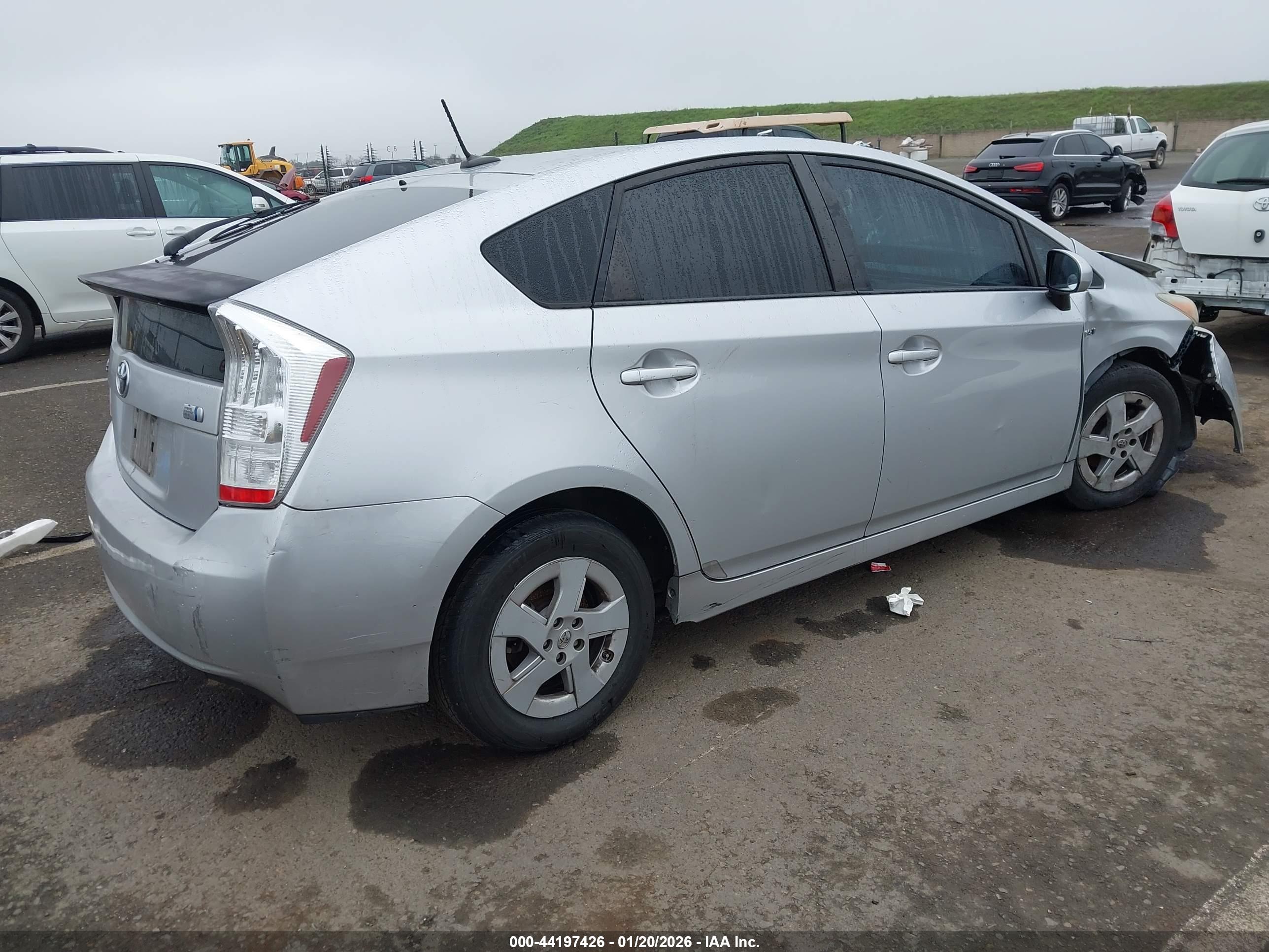 TOYOTA PRIUS image 4