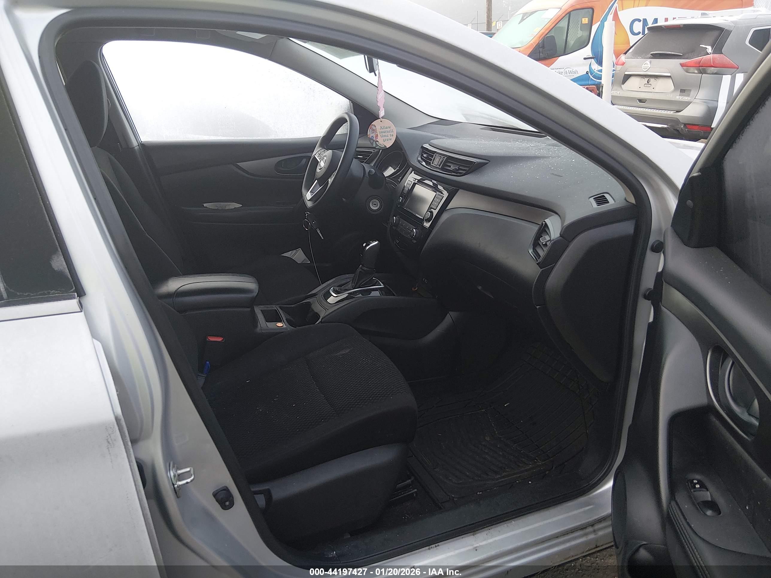 NISSAN ROGUE image 5