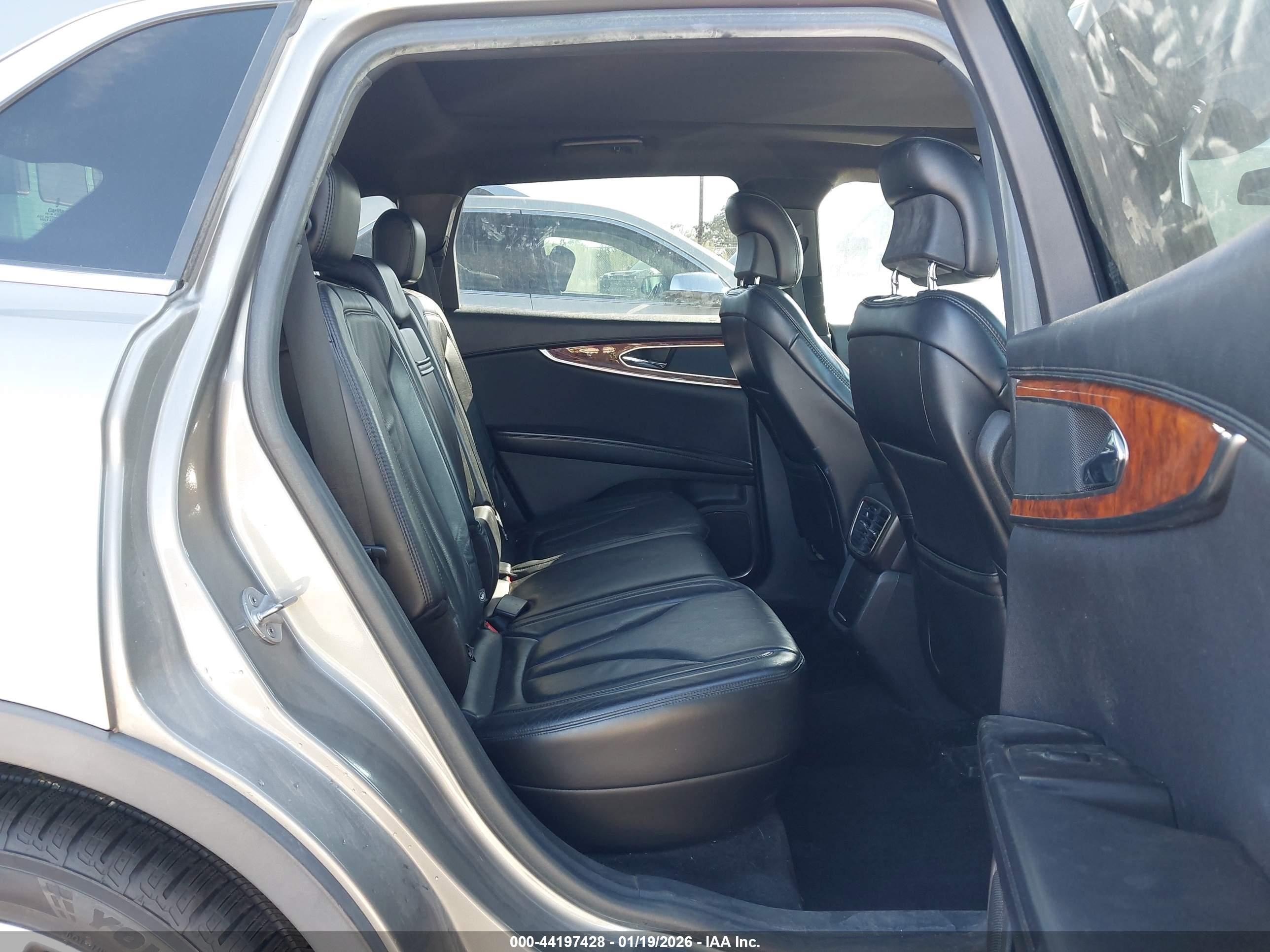 LINCOLN MKX image 8