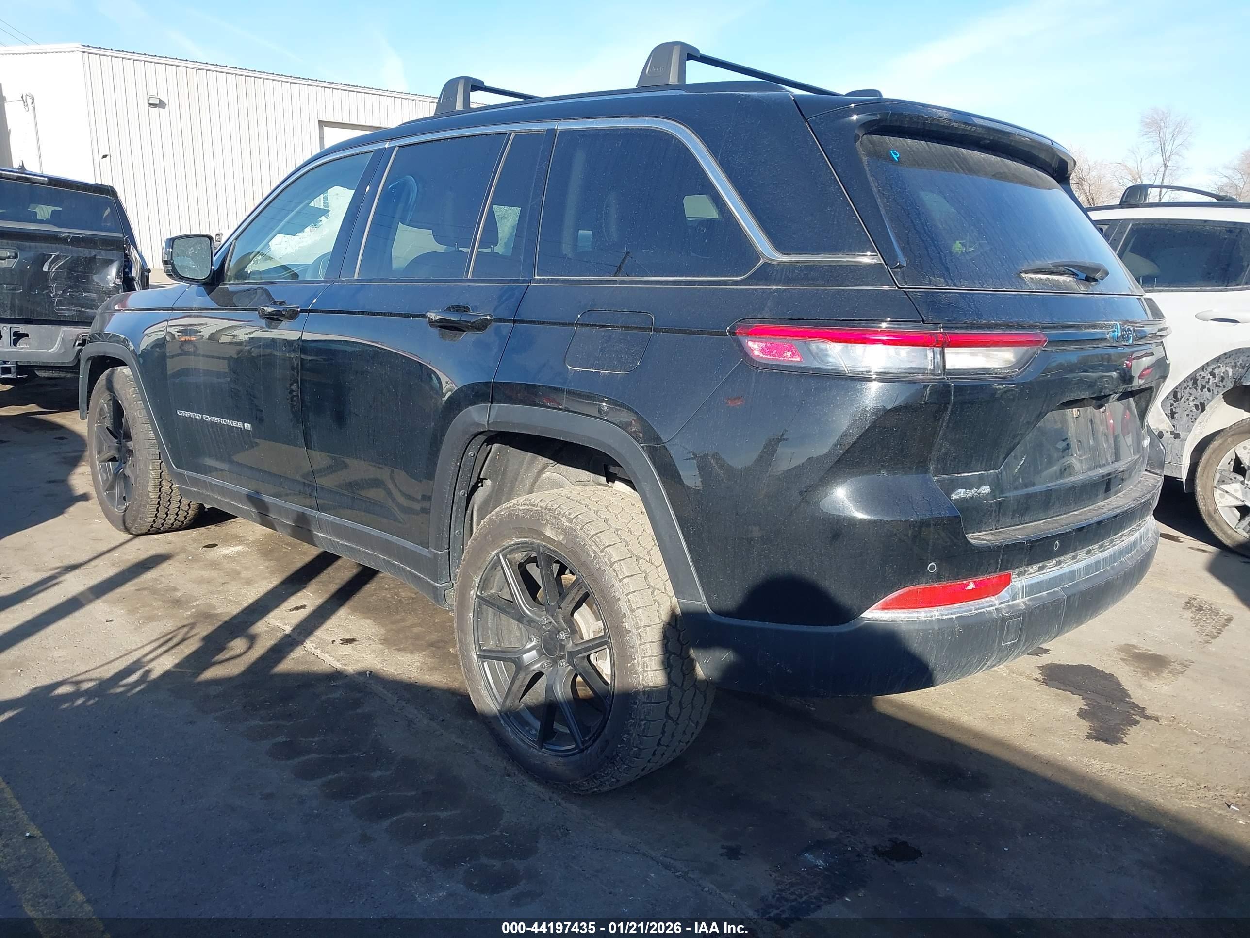 JEEP GRAND image 3