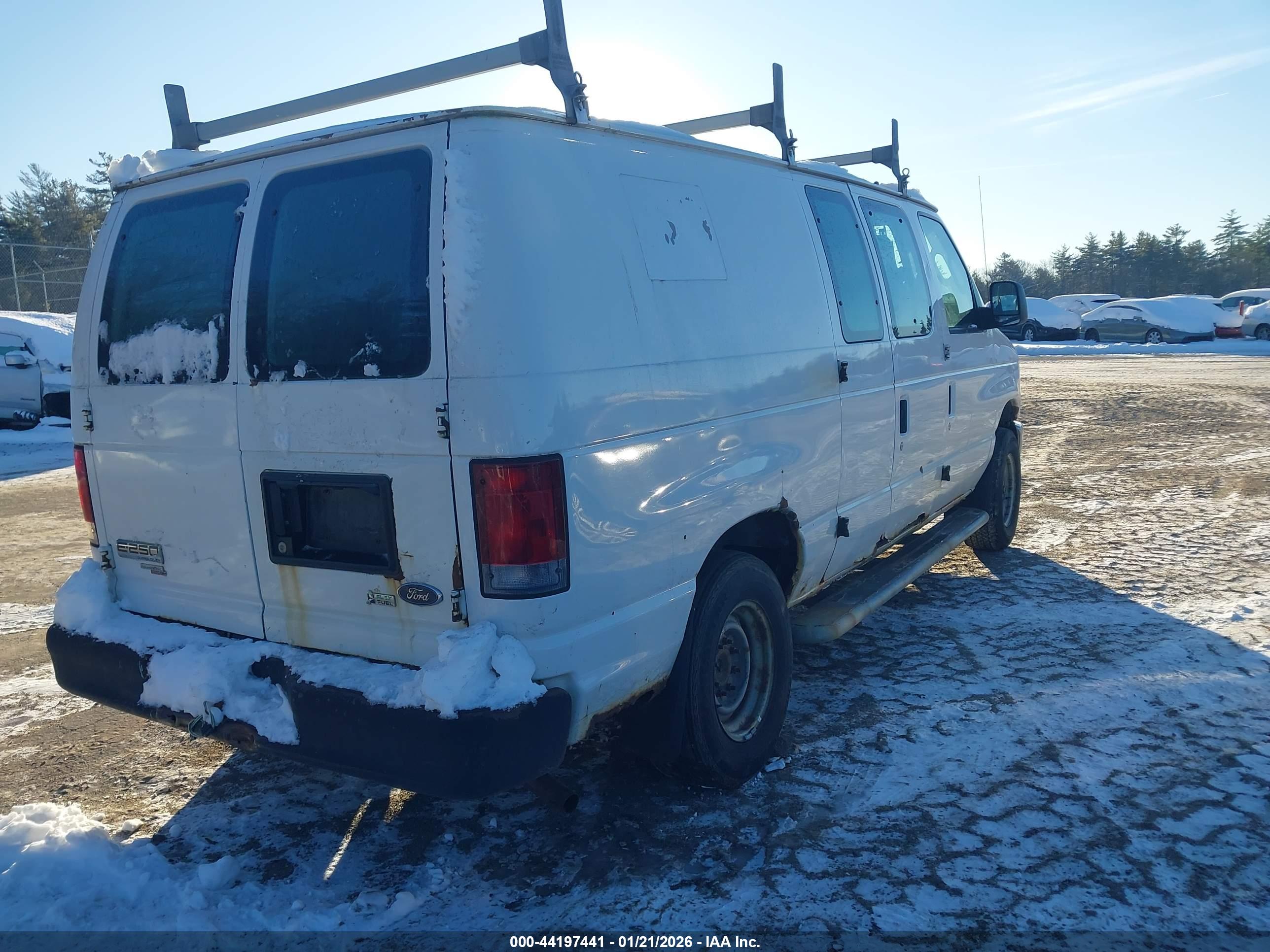 FORD E-250 image 4
