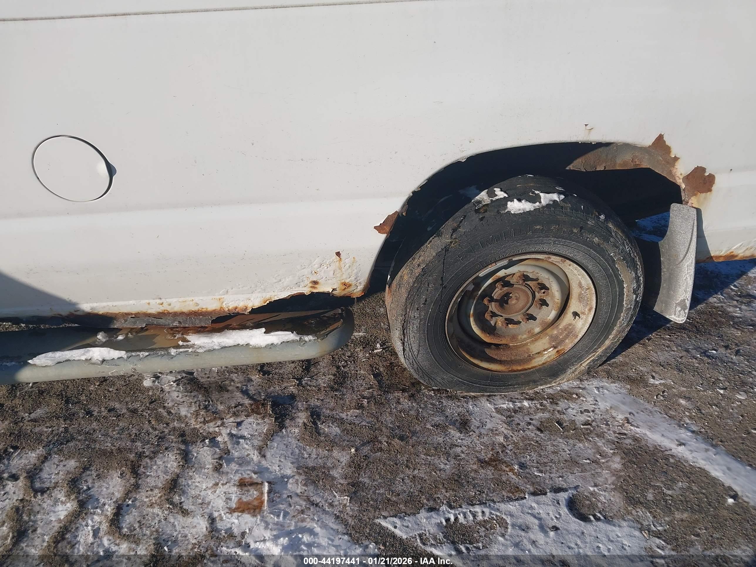 FORD E-250 image 6