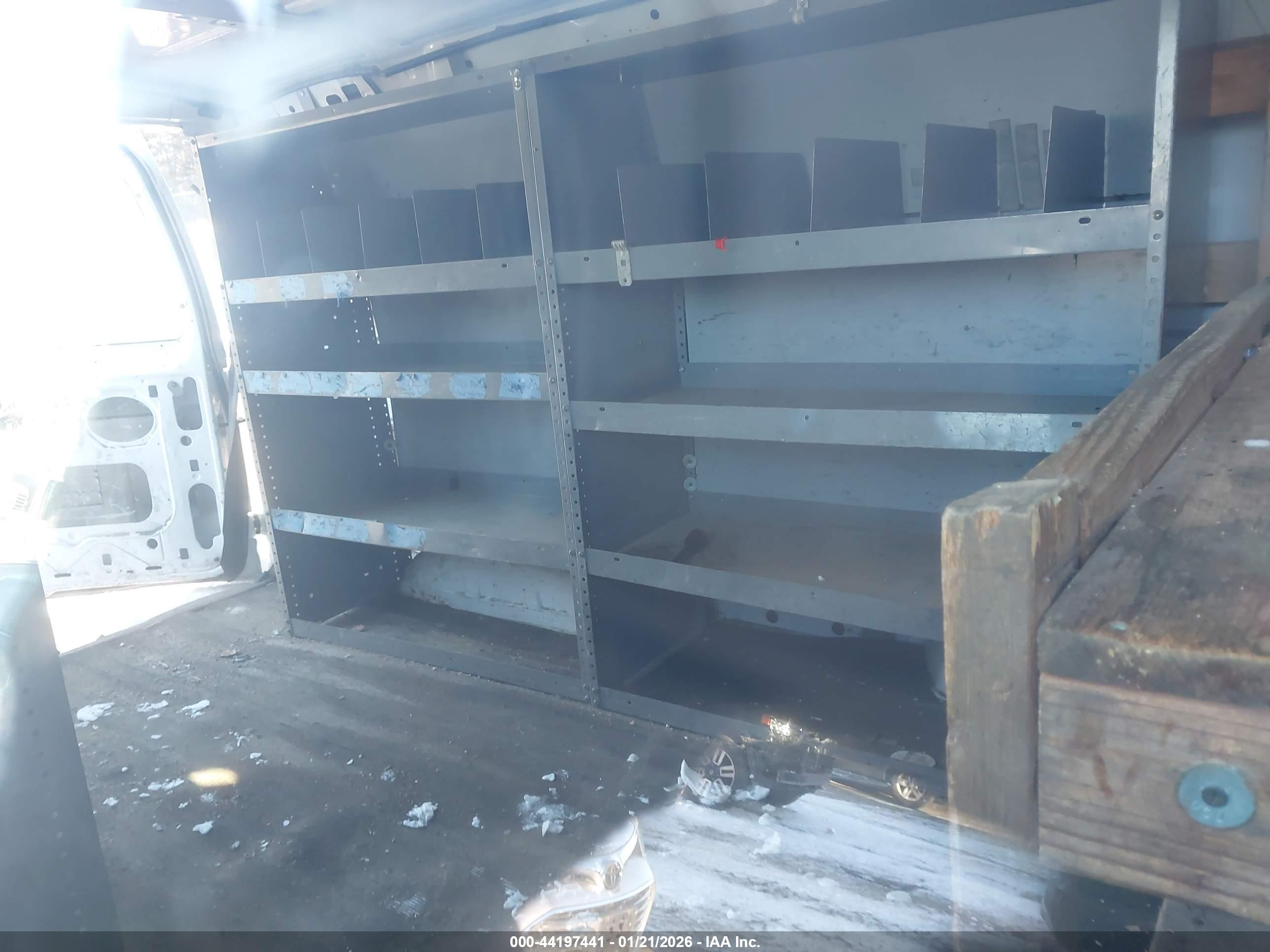 FORD E-250 image 8