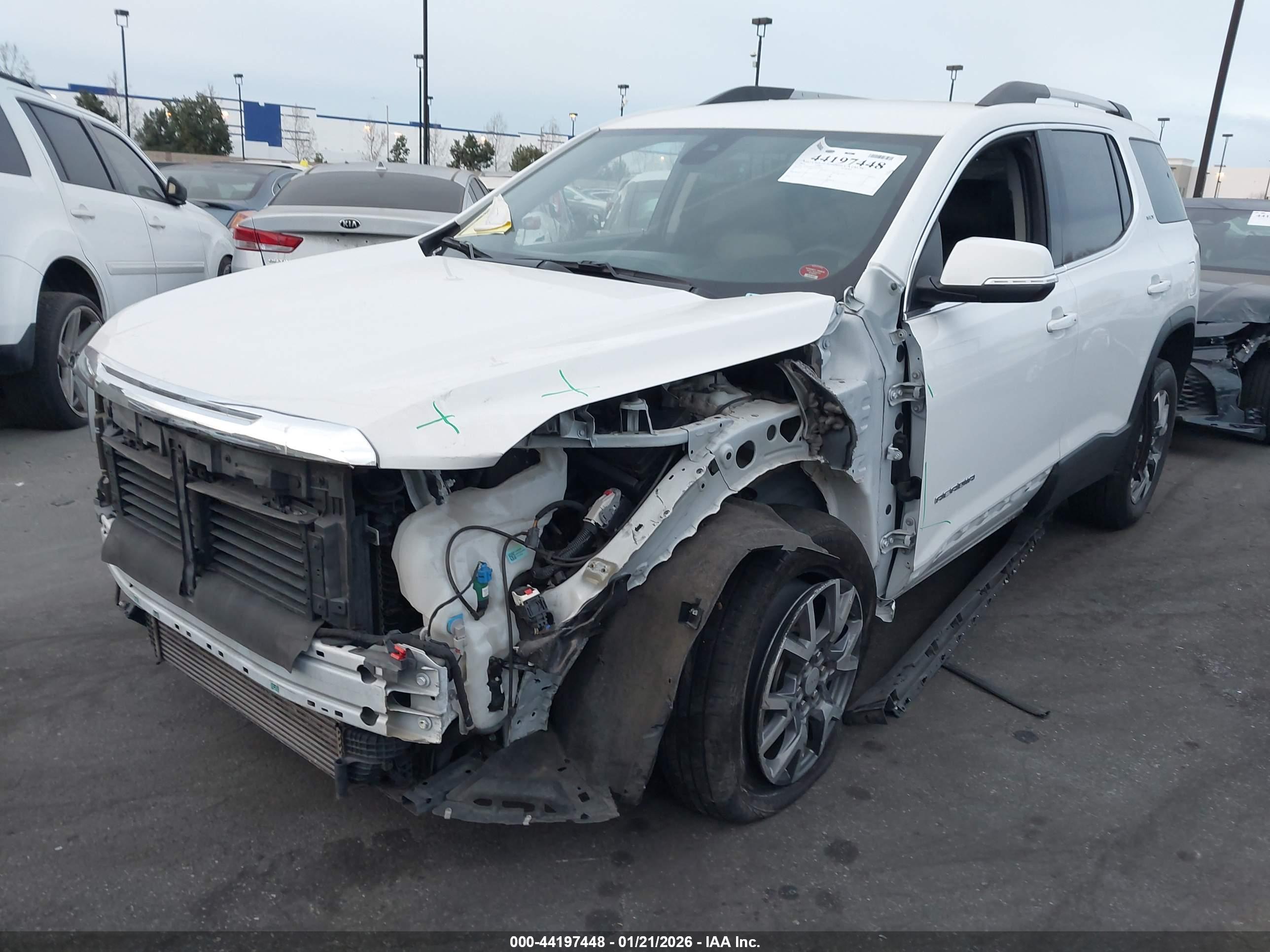 GMC ACADIA image 2