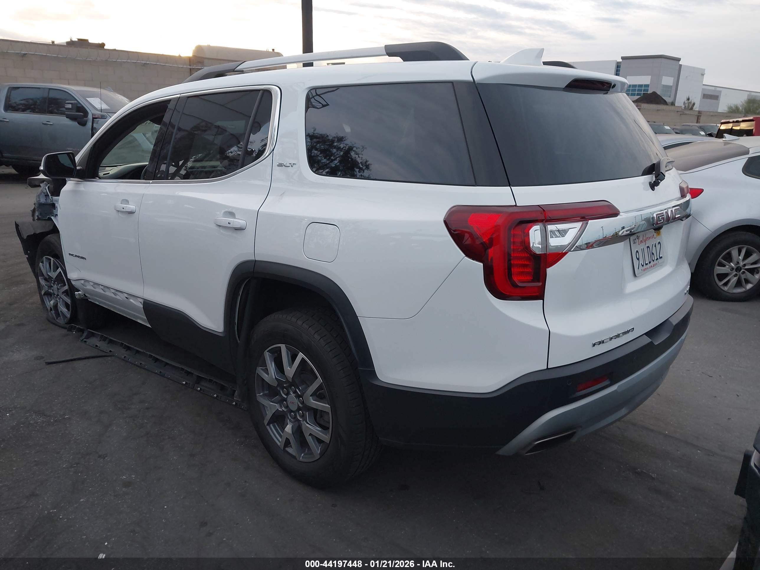 GMC ACADIA image 3