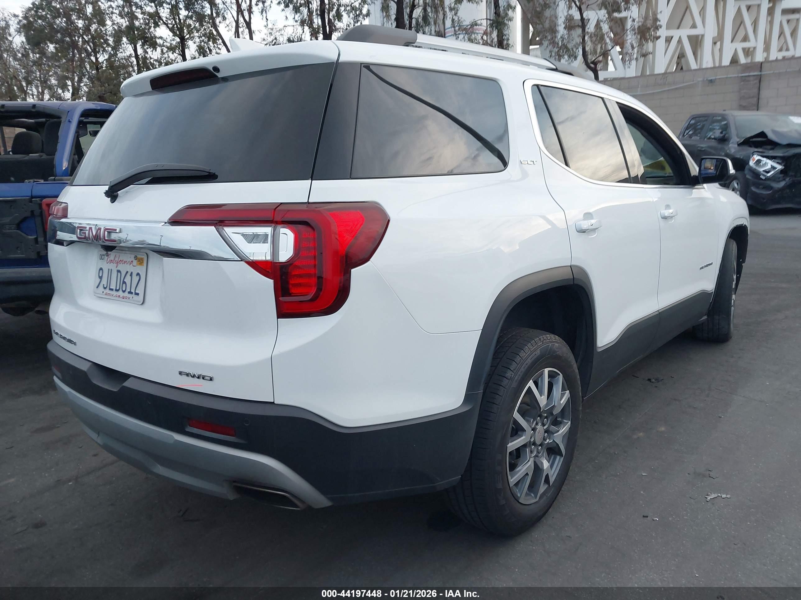 GMC ACADIA image 4