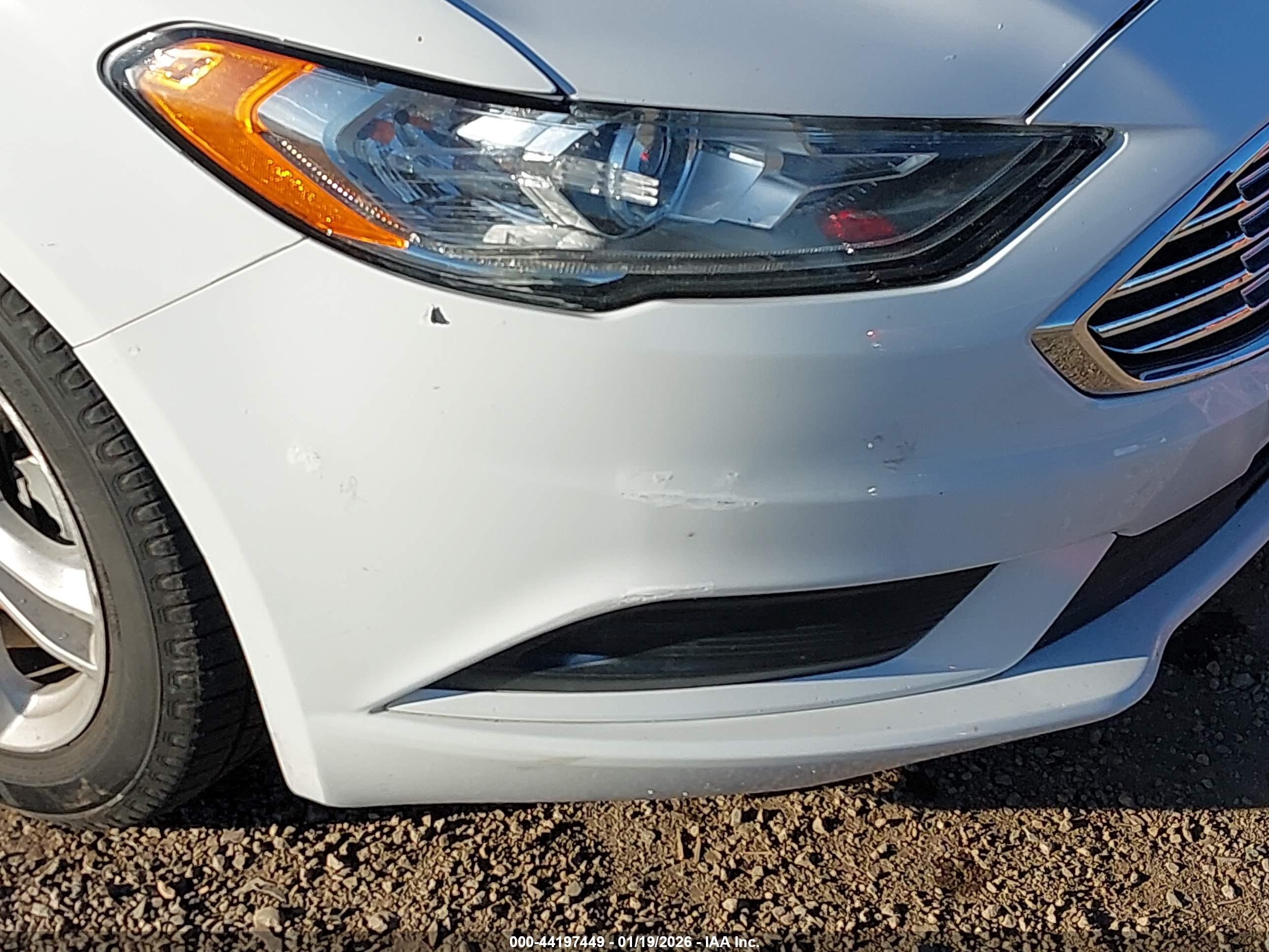 FORD FUSION image 6