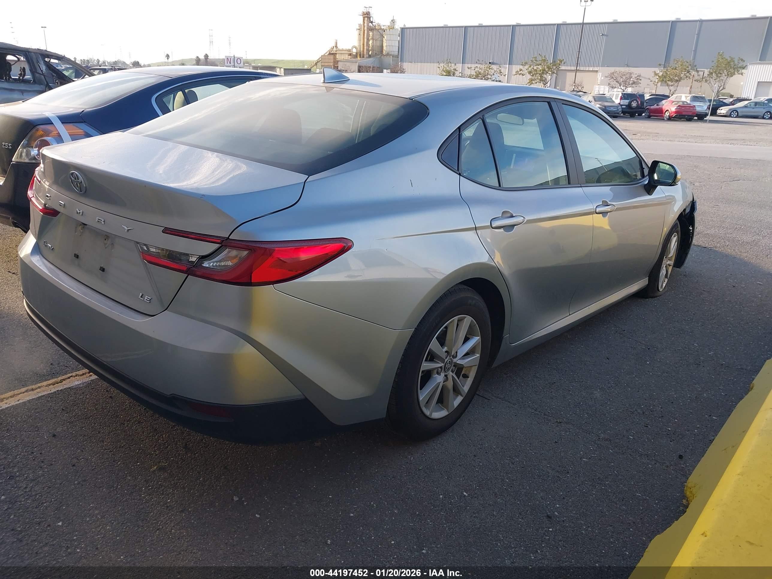 TOYOTA CAMRY image 4
