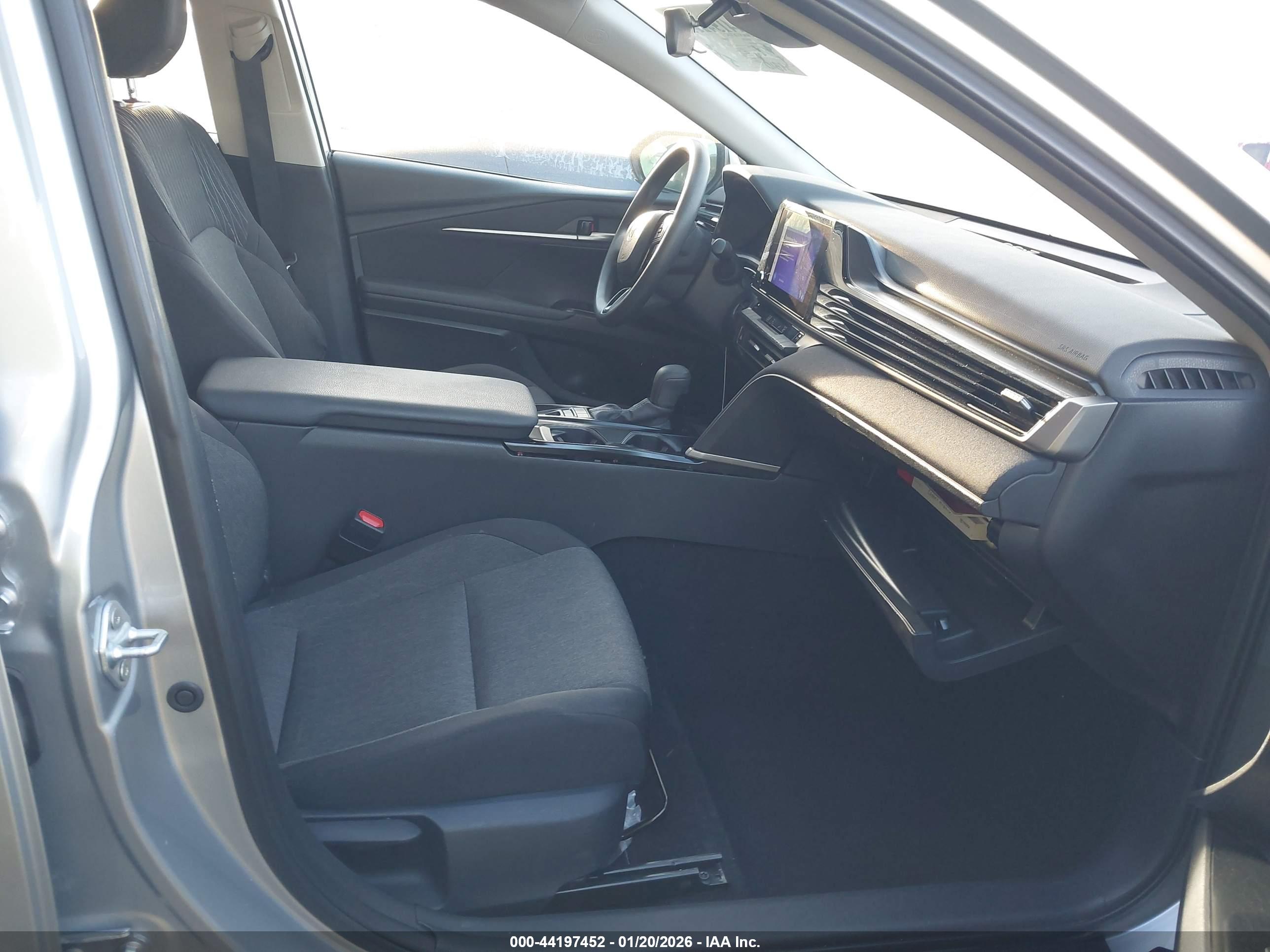 TOYOTA CAMRY image 5