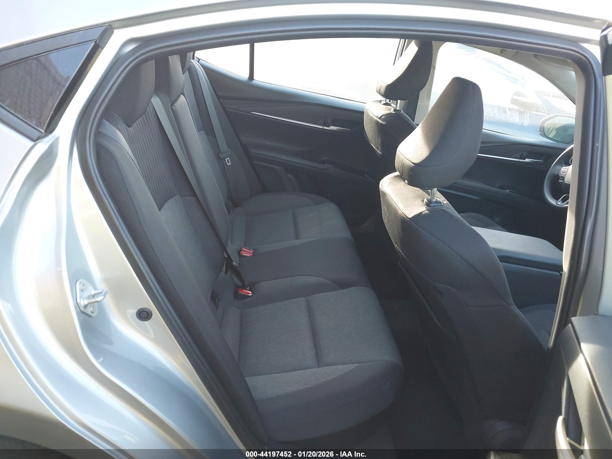 TOYOTA CAMRY image 8